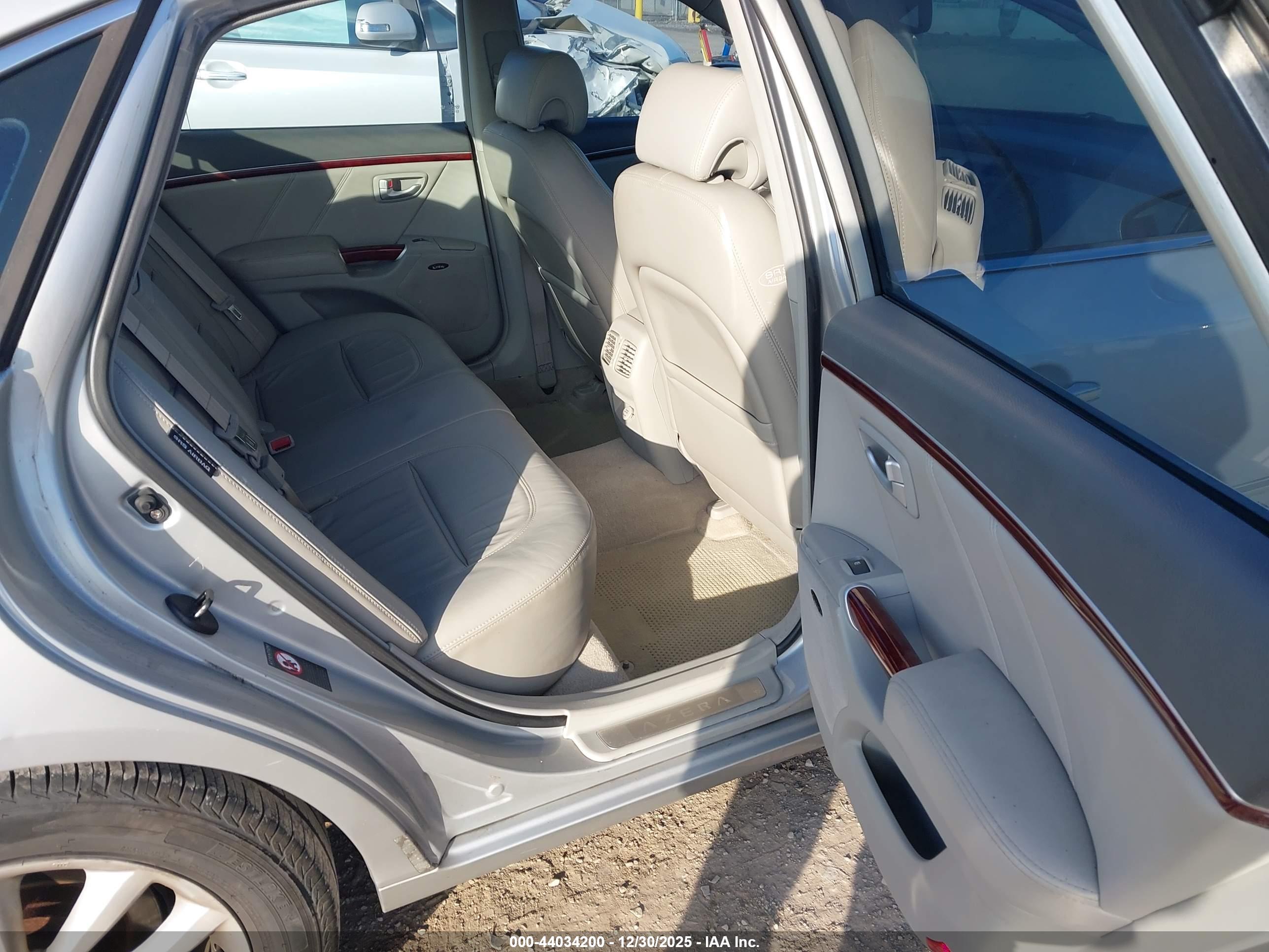 HYUNDAI AZERA image 8