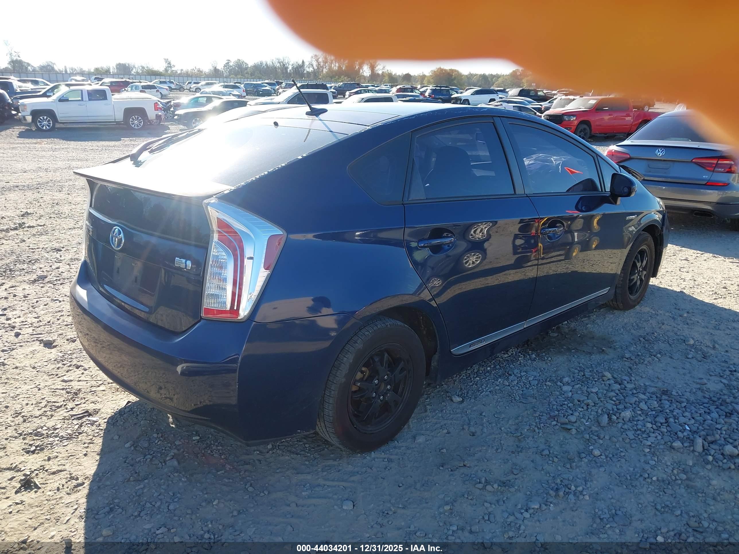 TOYOTA PRIUS image 4