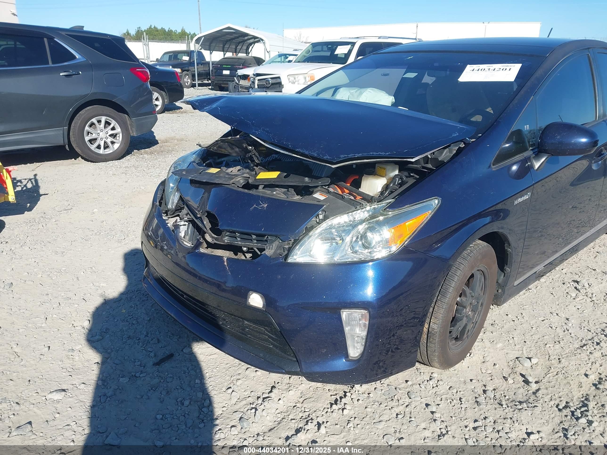 TOYOTA PRIUS image 6