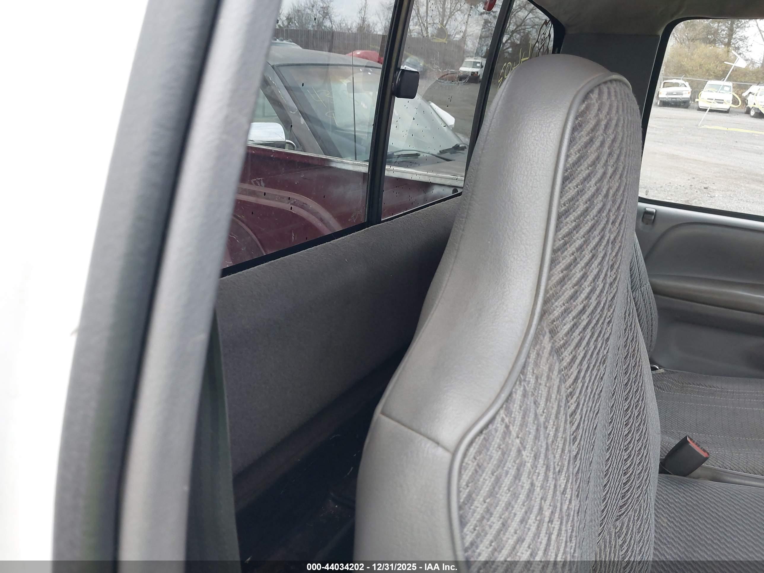 DODGE RAM image 8