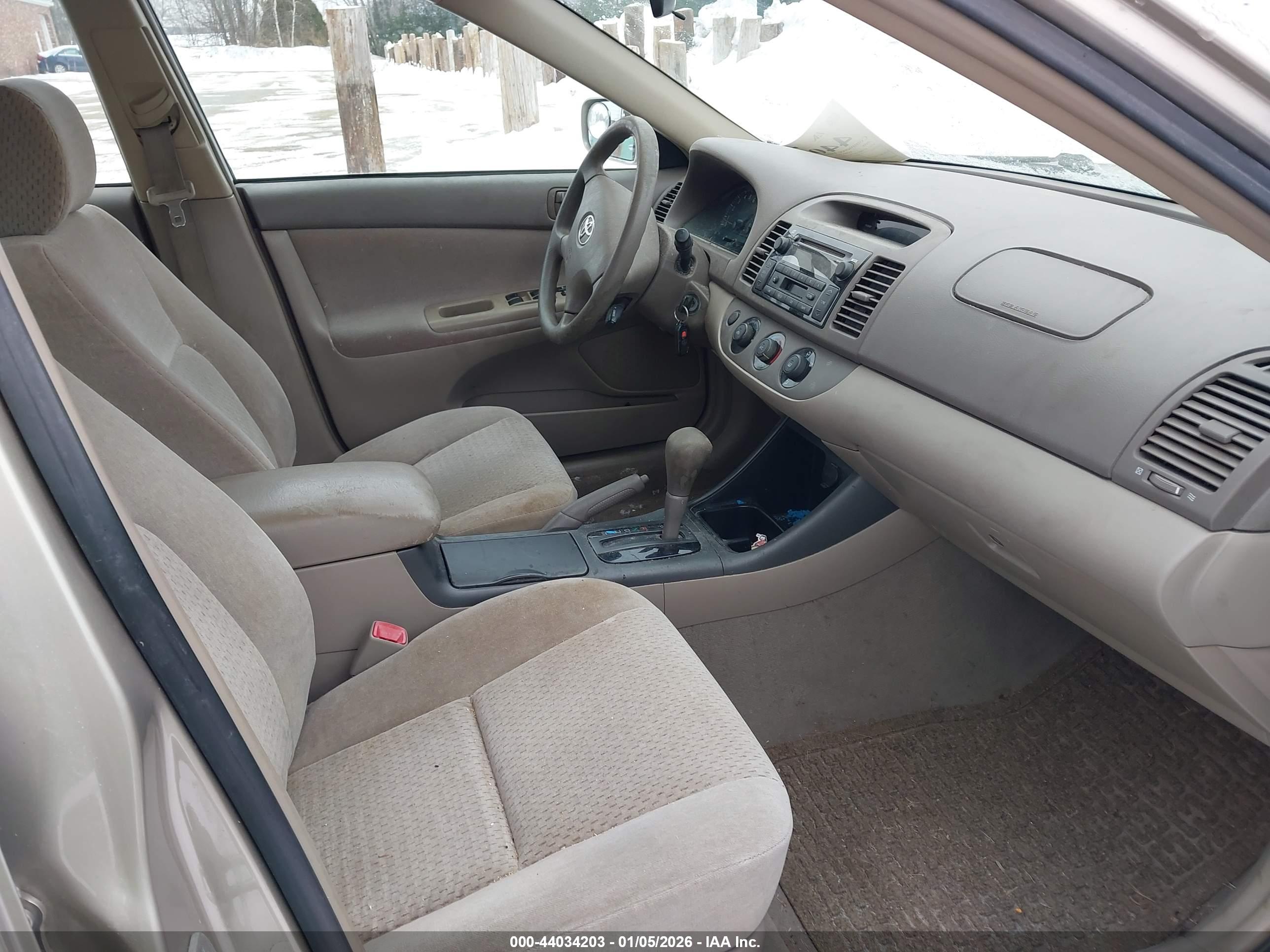 TOYOTA CAMRY image 5