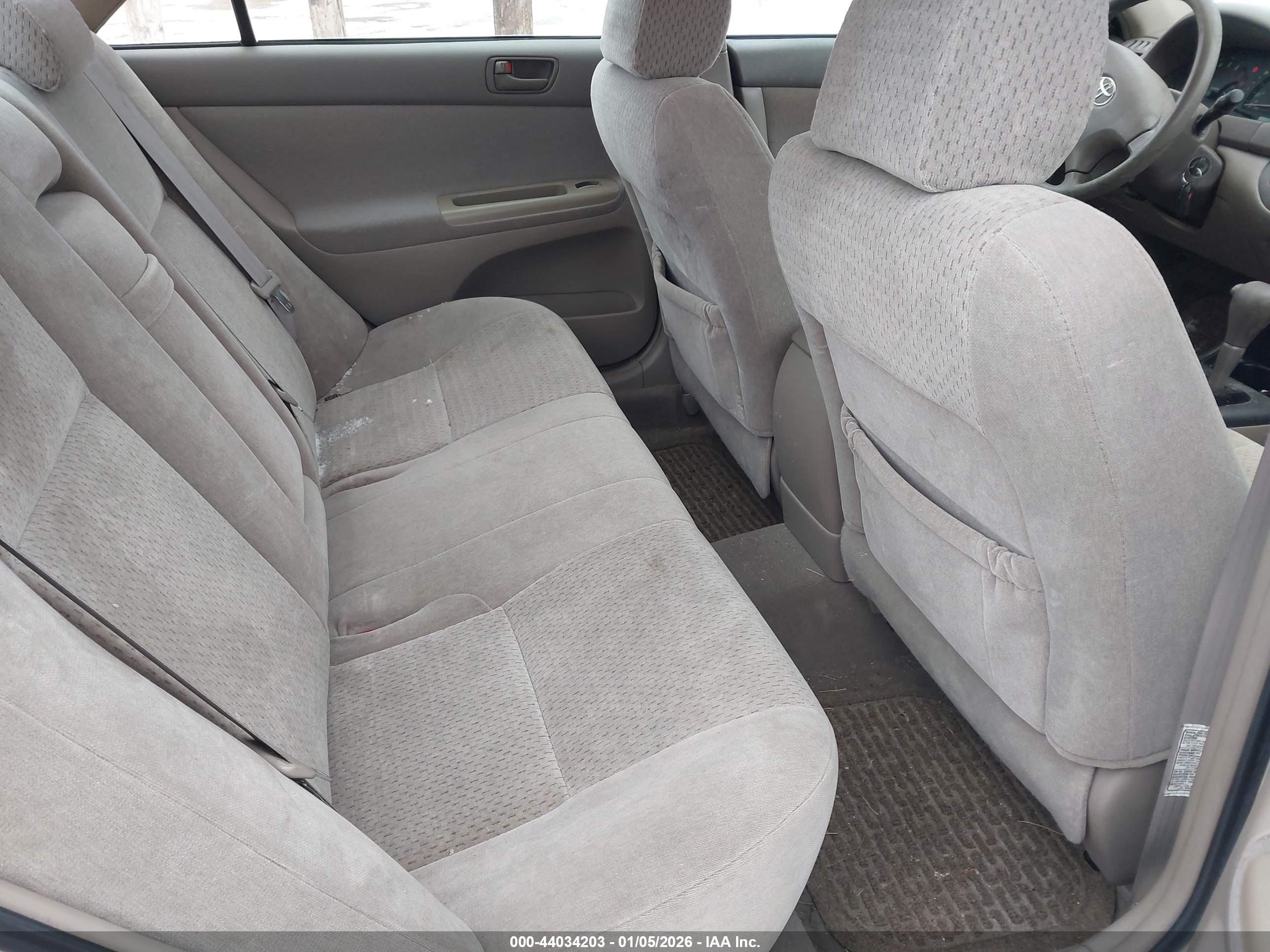 TOYOTA CAMRY image 8