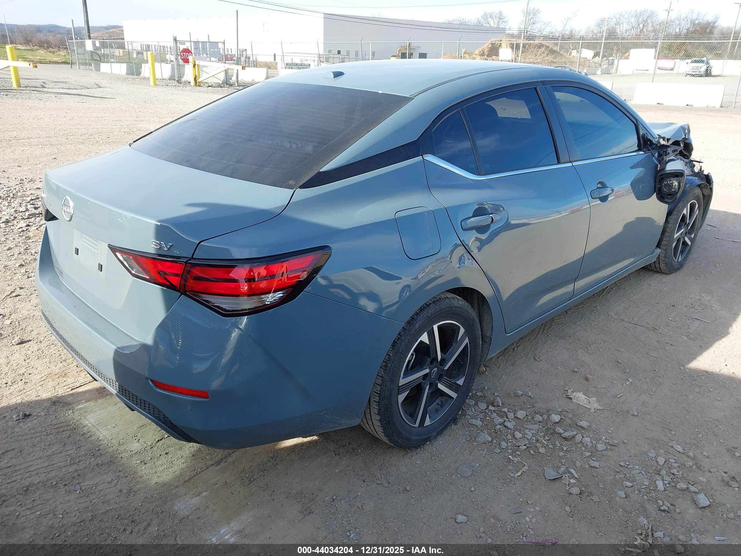 NISSAN SENTRA image 4