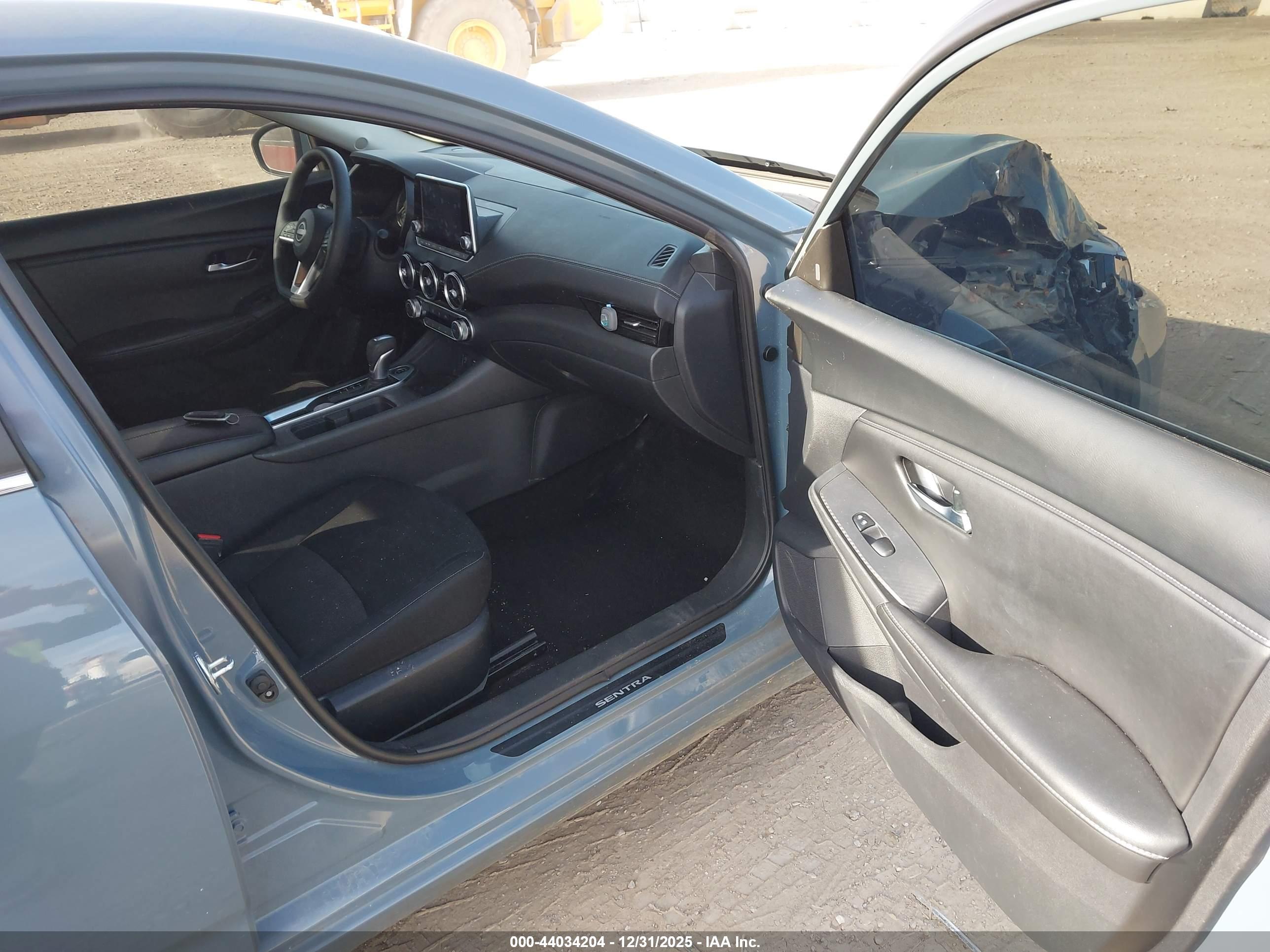 NISSAN SENTRA image 5