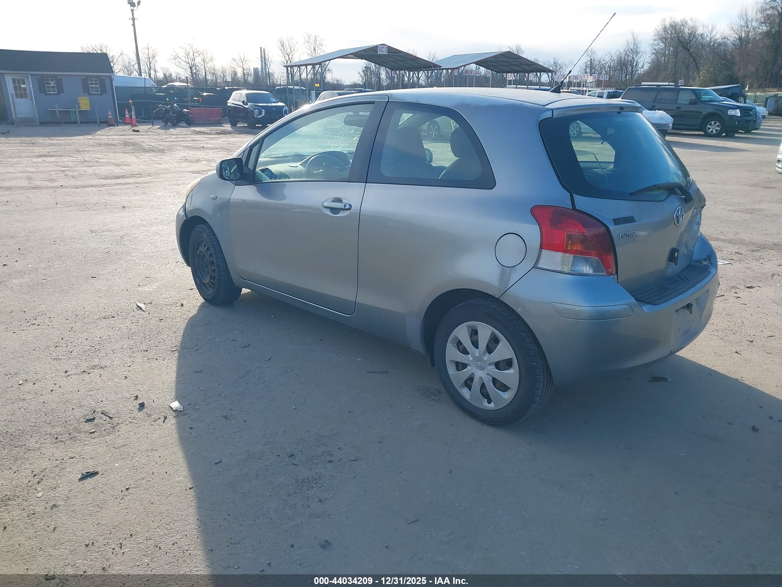 TOYOTA YARIS image 3
