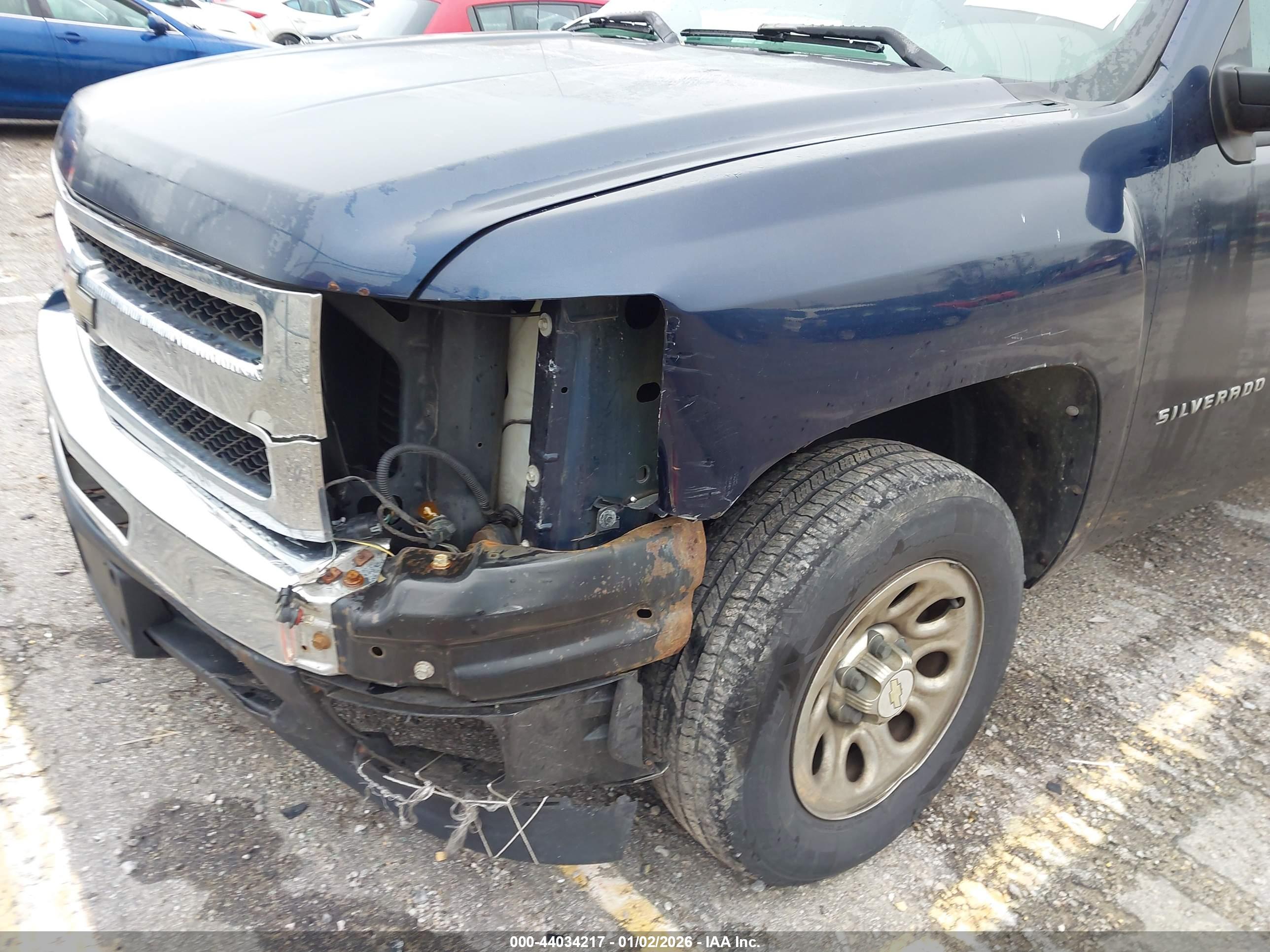 CHEVROLET SILVERADO image 6