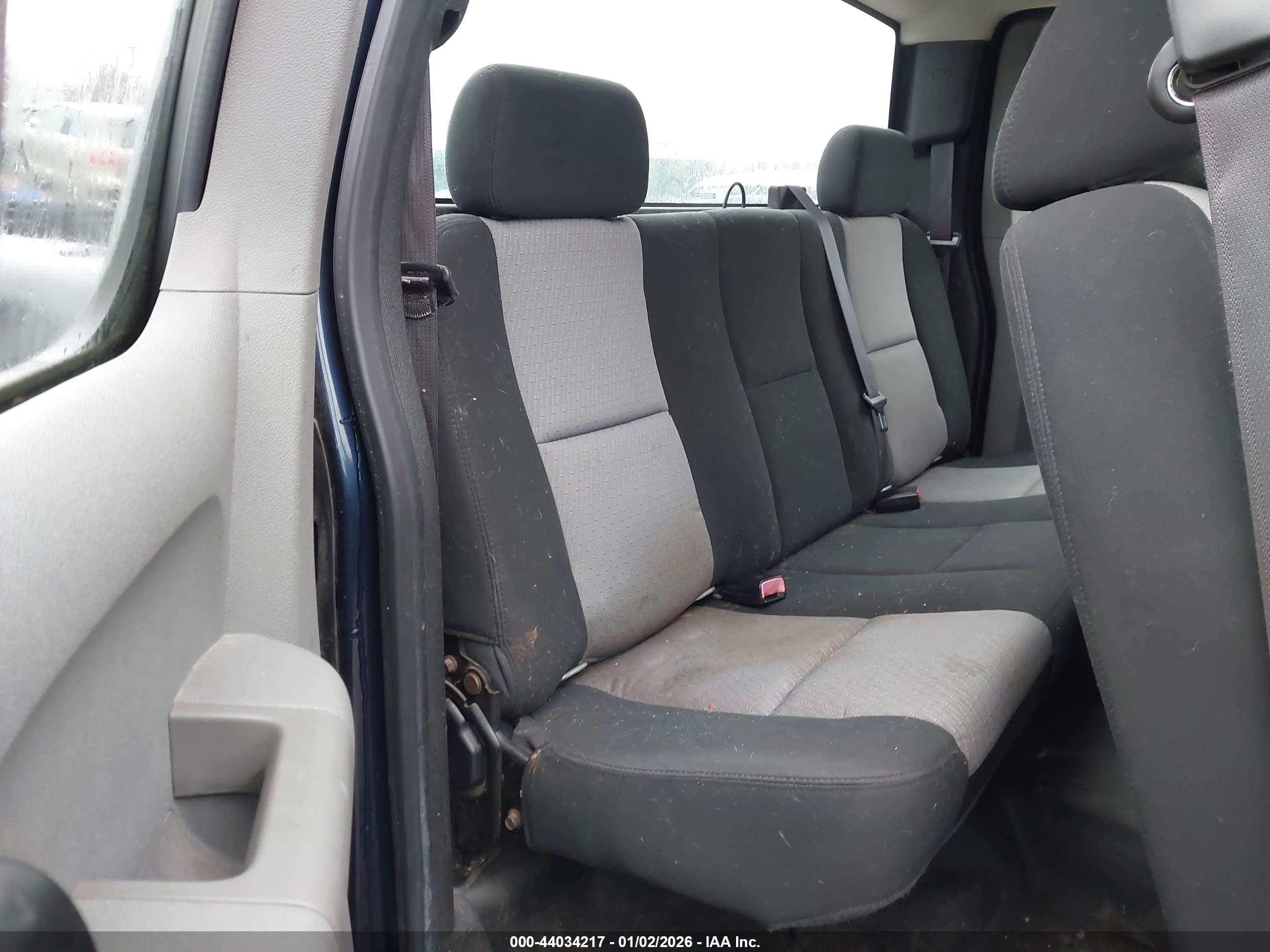 CHEVROLET SILVERADO image 8