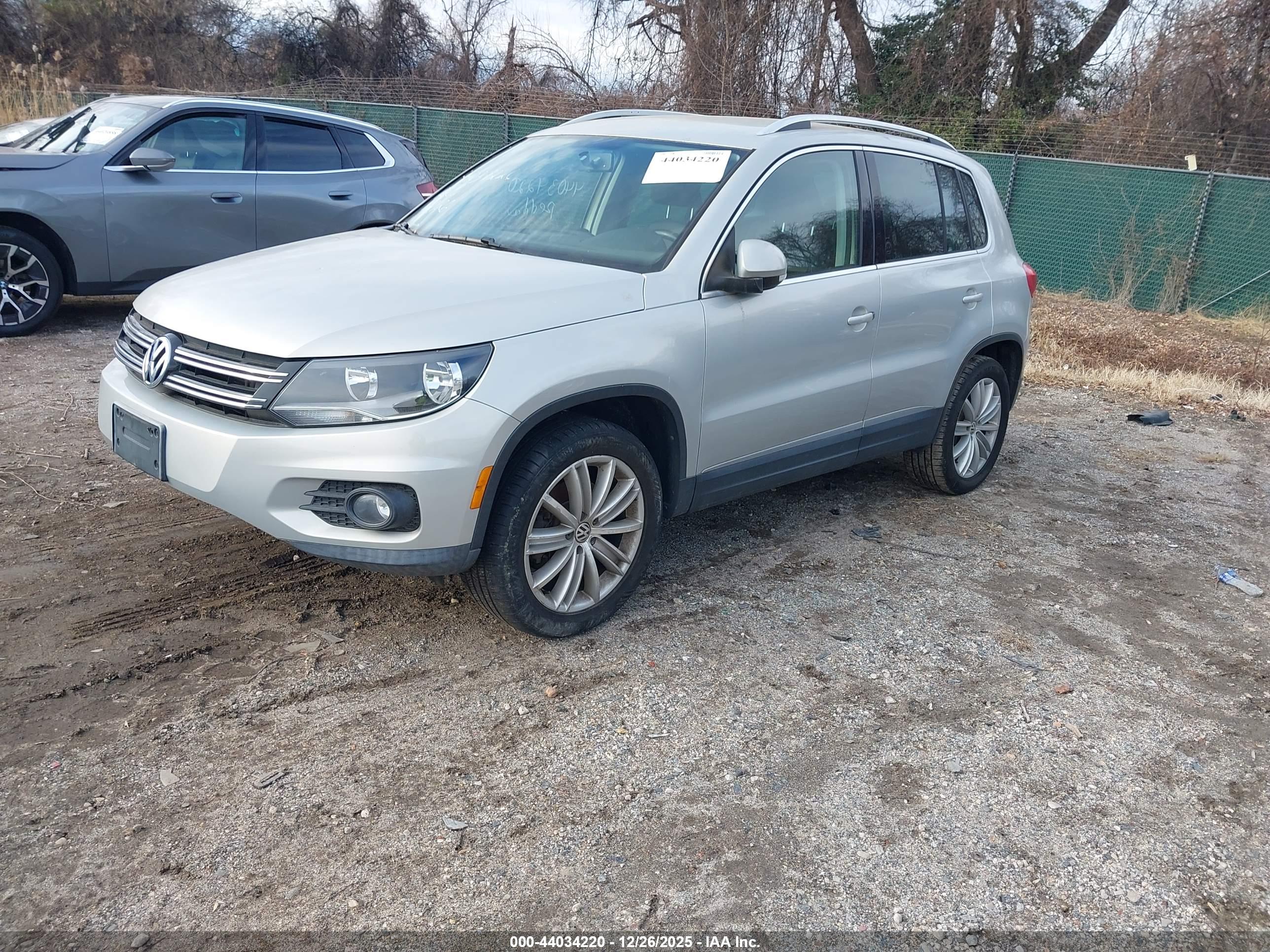 VOLKSWAGEN TIGUAN image 2