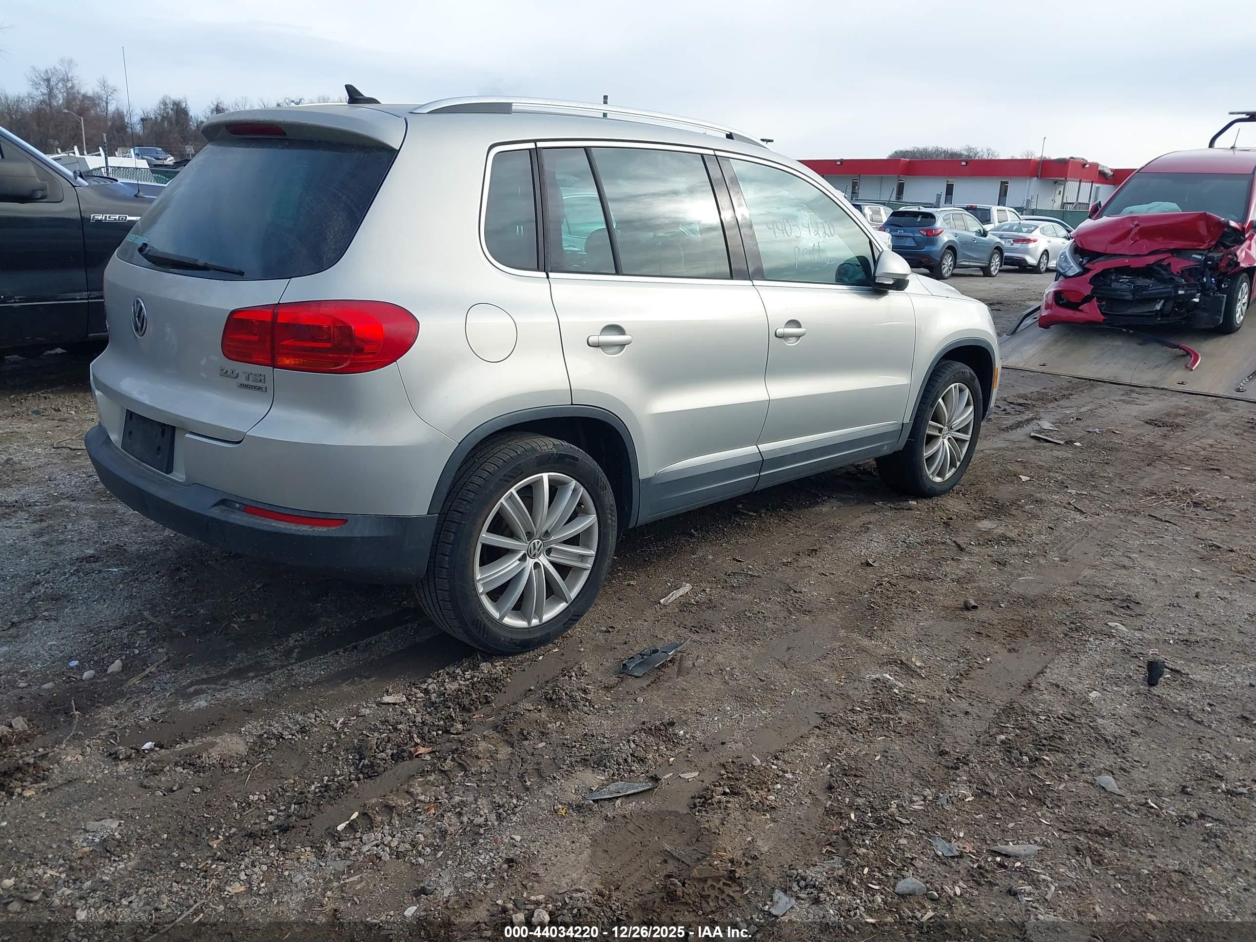VOLKSWAGEN TIGUAN image 4