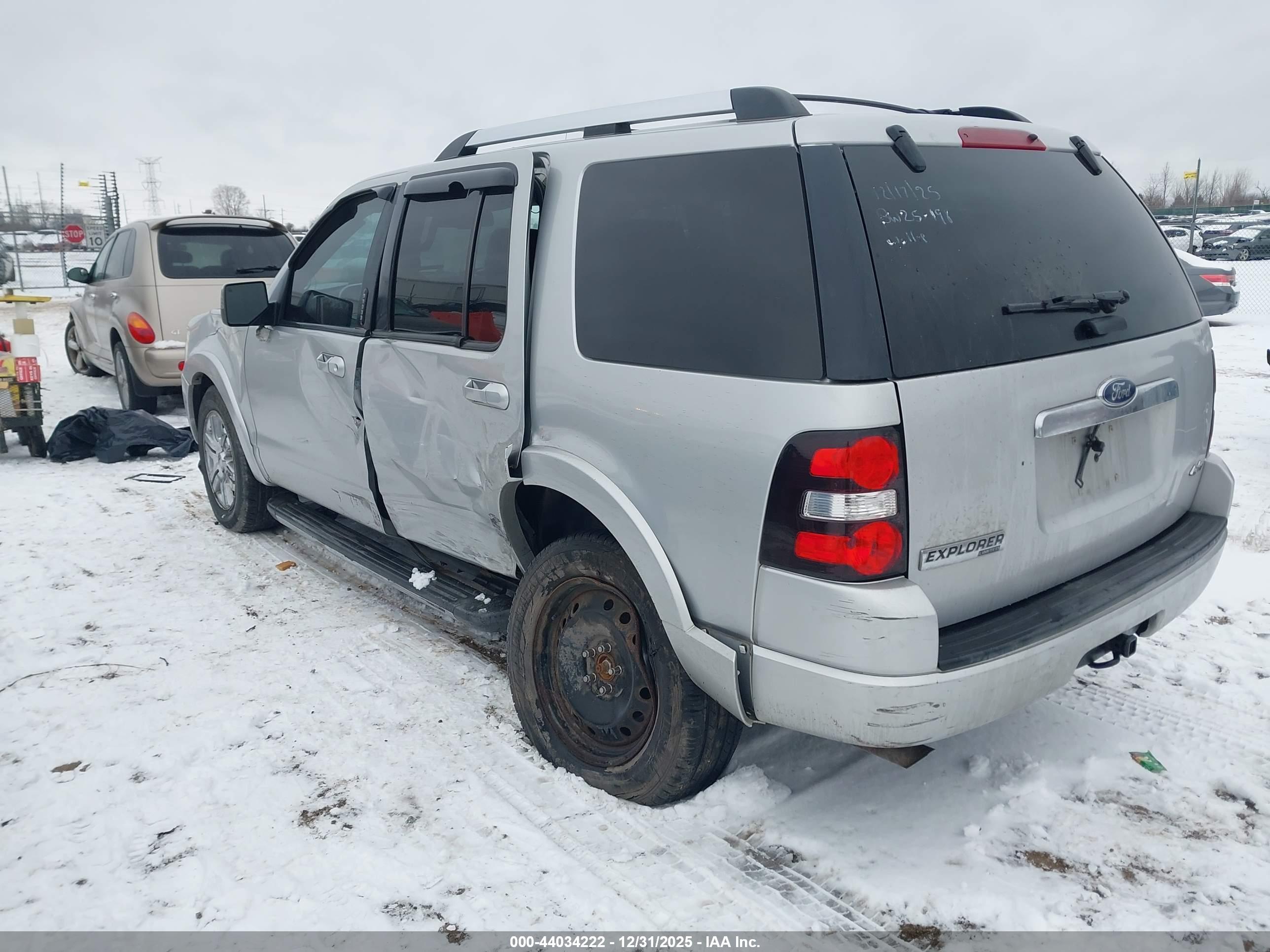 FORD EXPLORER image 3