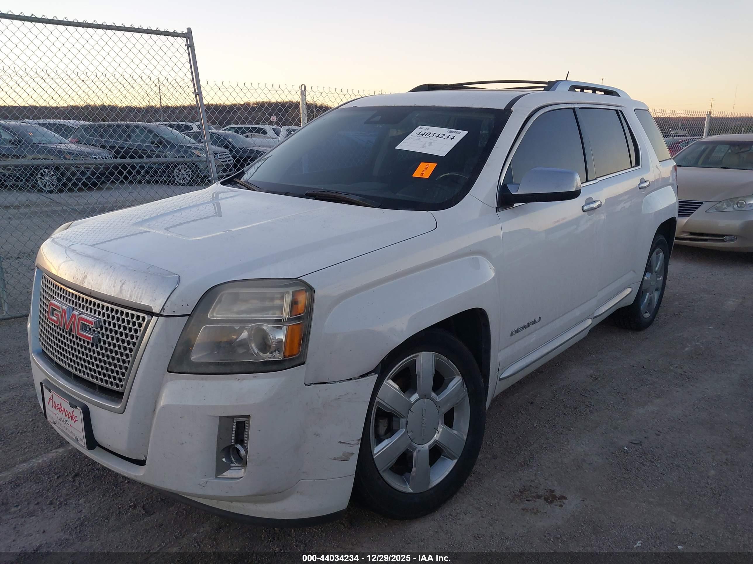 GMC TERRAIN image 6