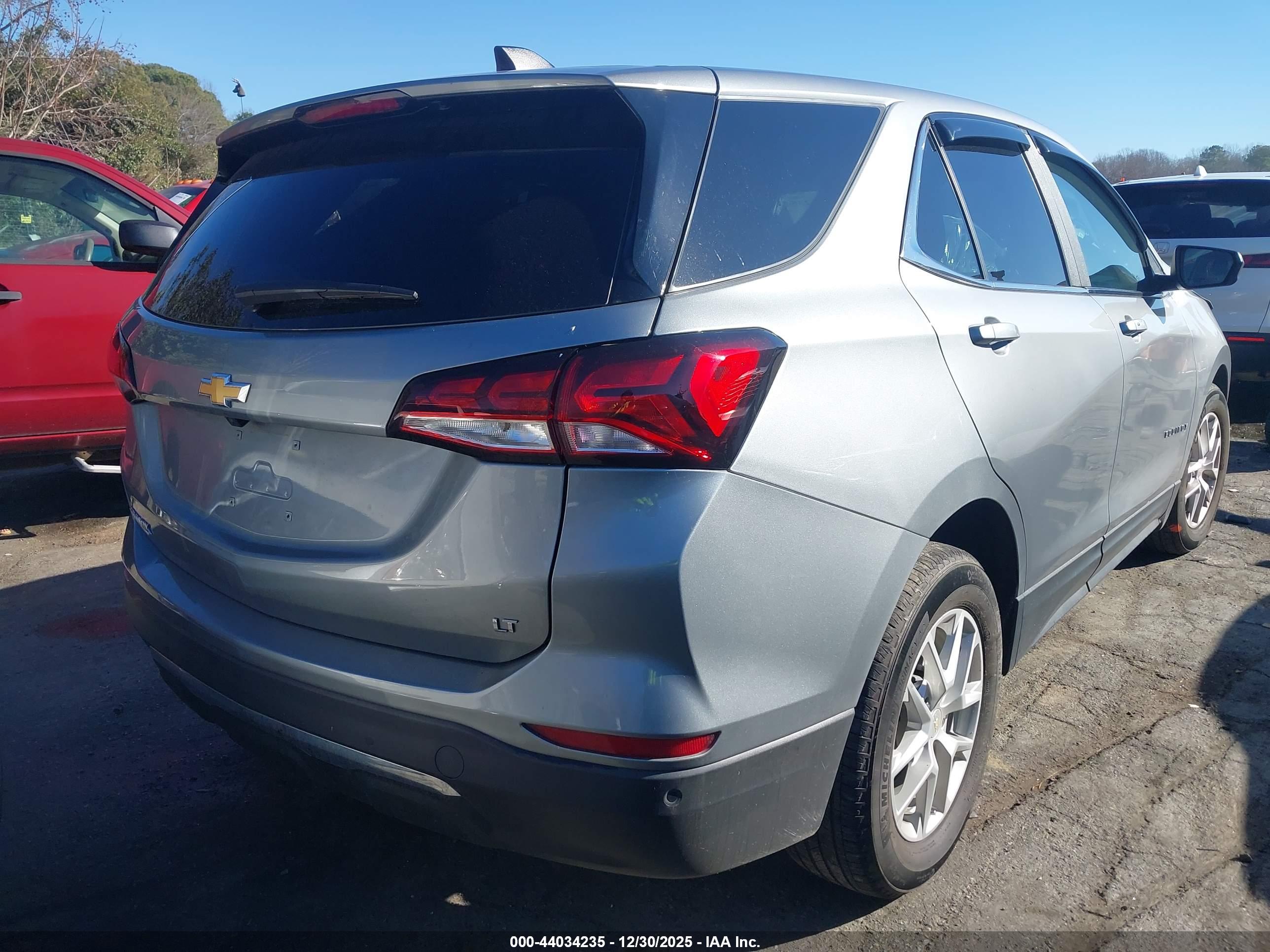 CHEVROLET EQUINOX image 4