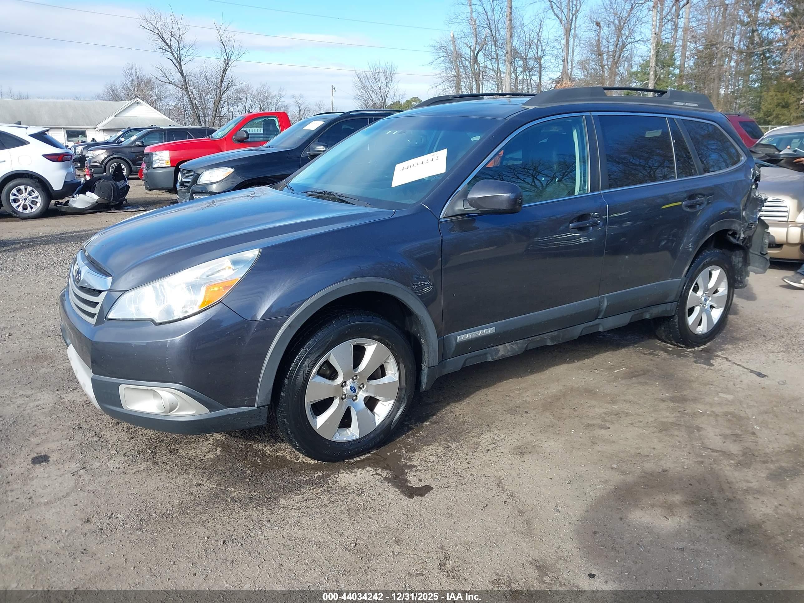 SUBARU OUTBACK image 2