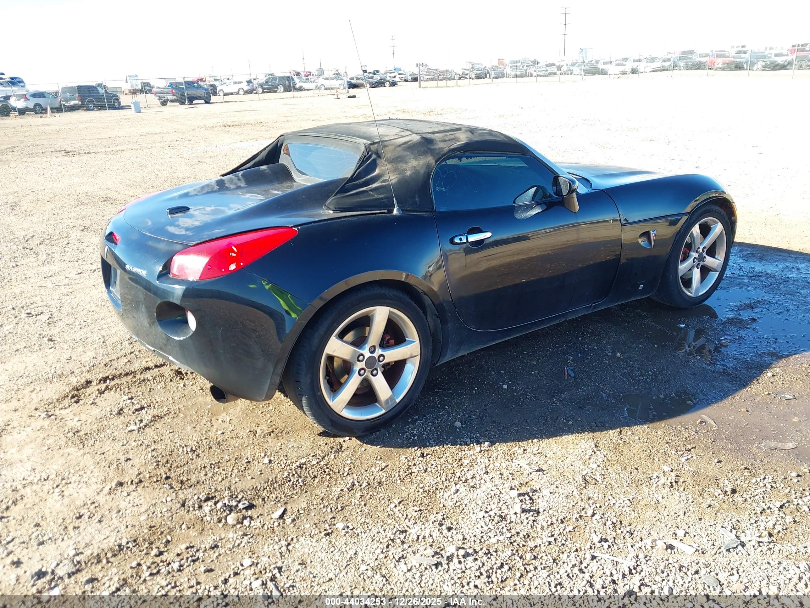 PONTIAC SOLSTICE image 4