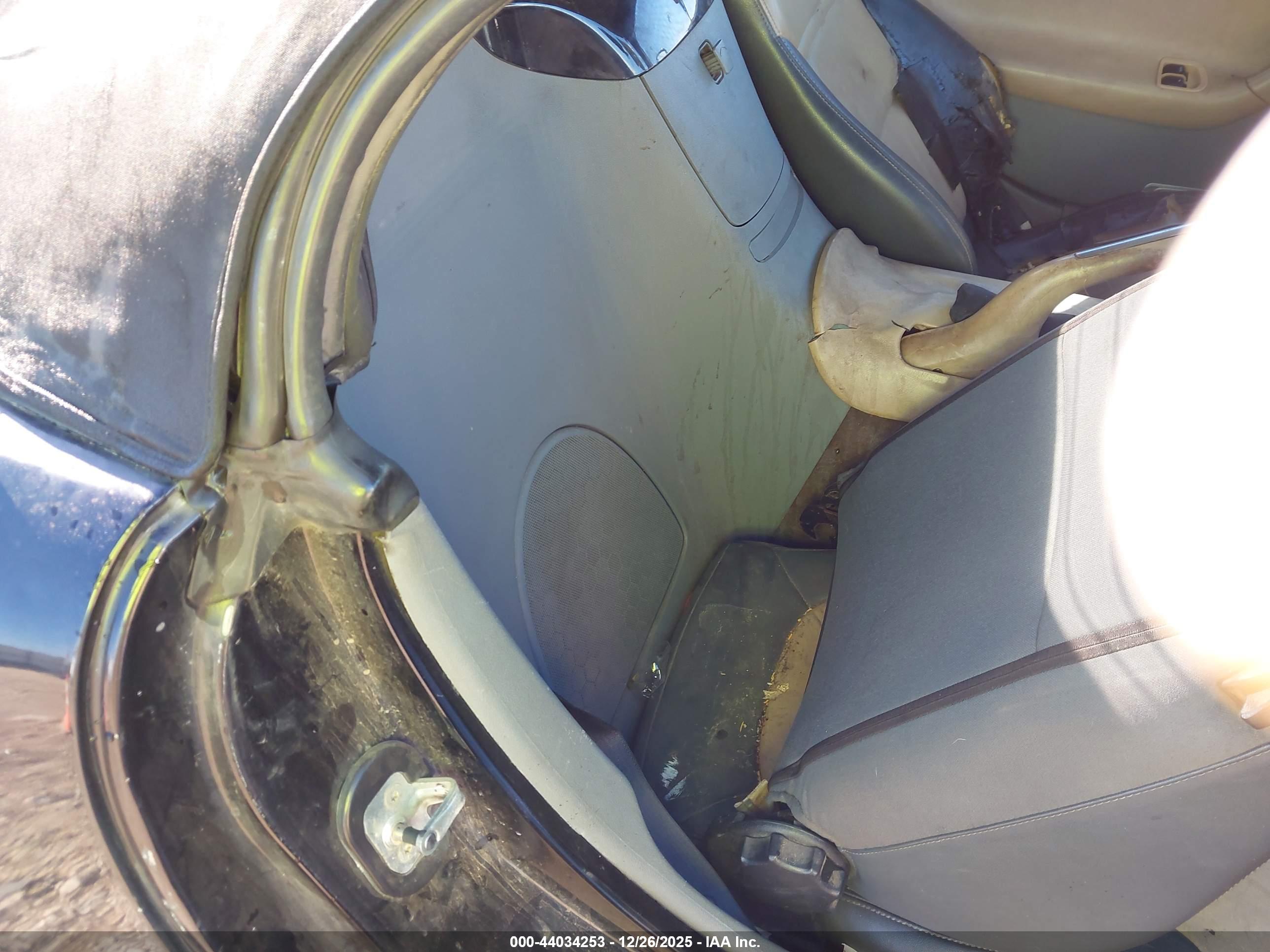 PONTIAC SOLSTICE image 8