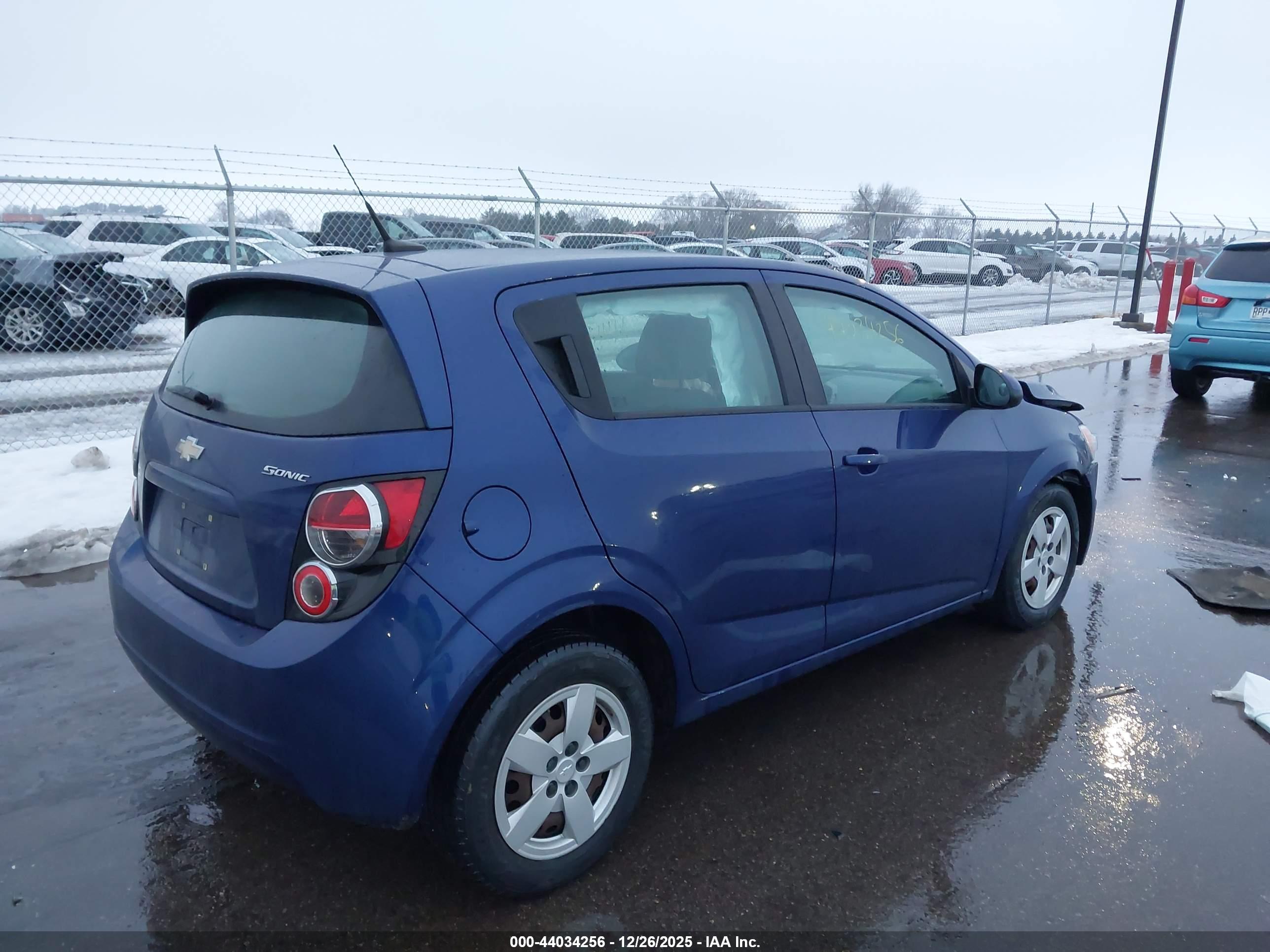 CHEVROLET SONIC image 4