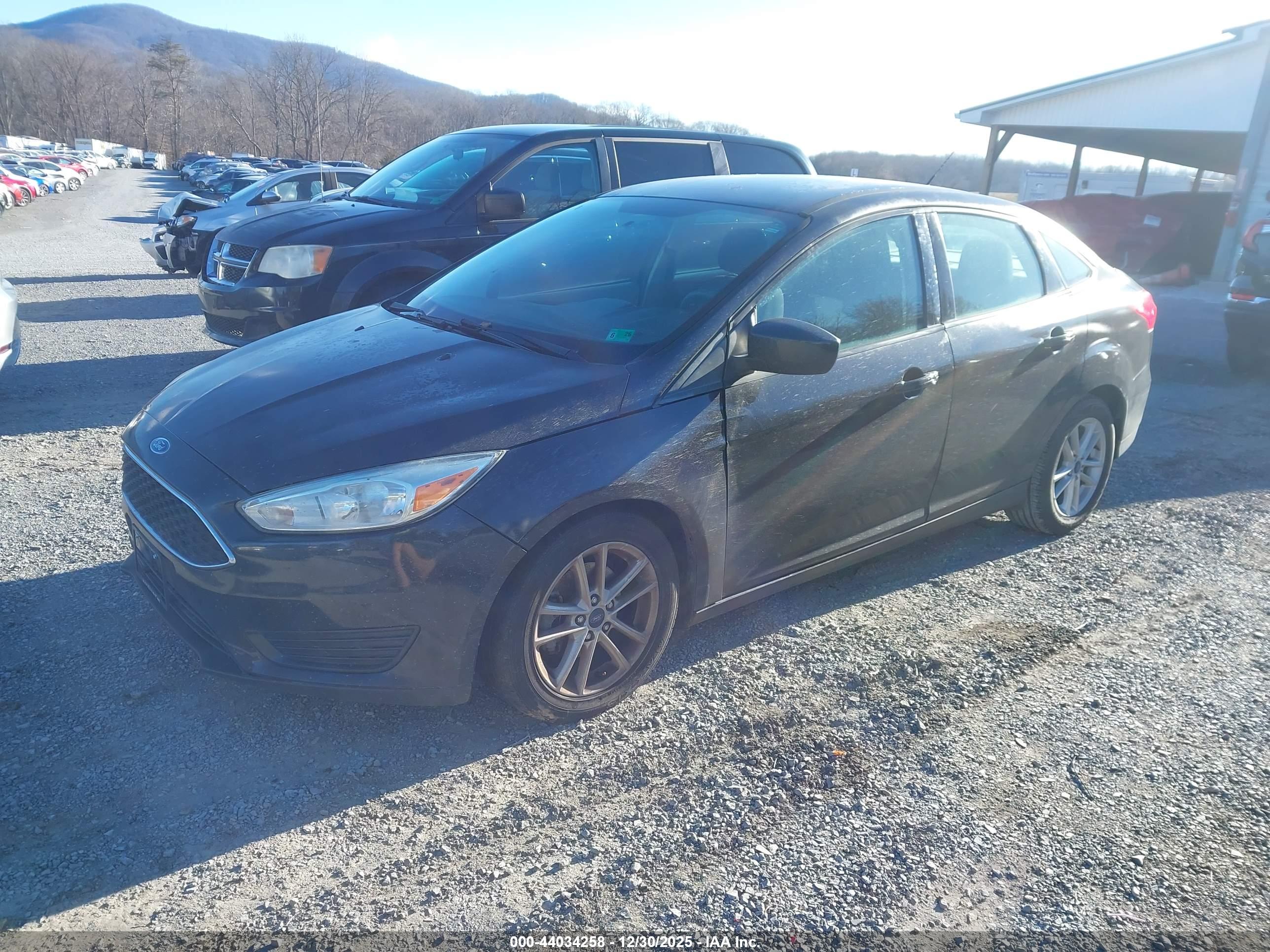 FORD FOCUS image 2