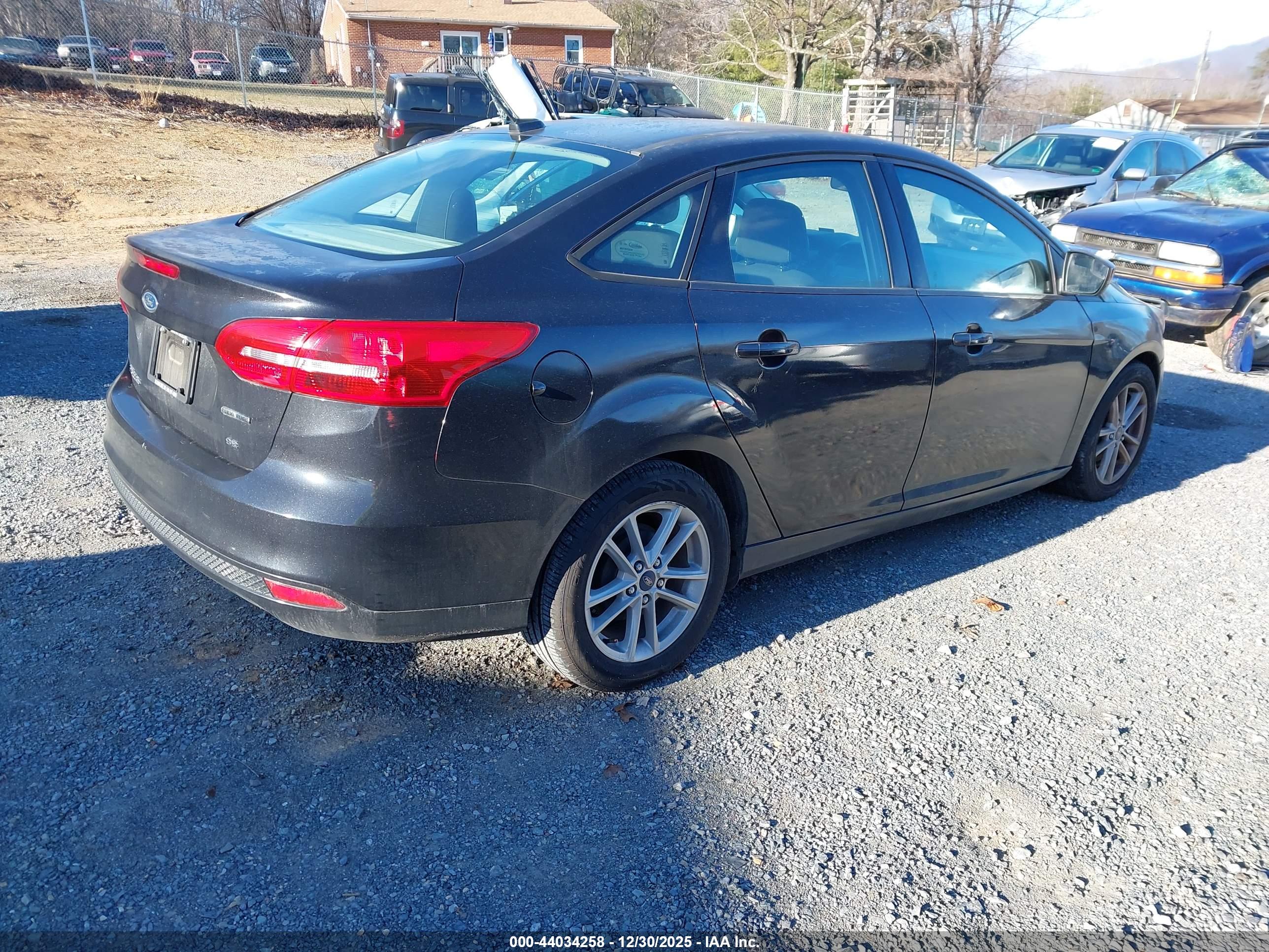 FORD FOCUS image 4
