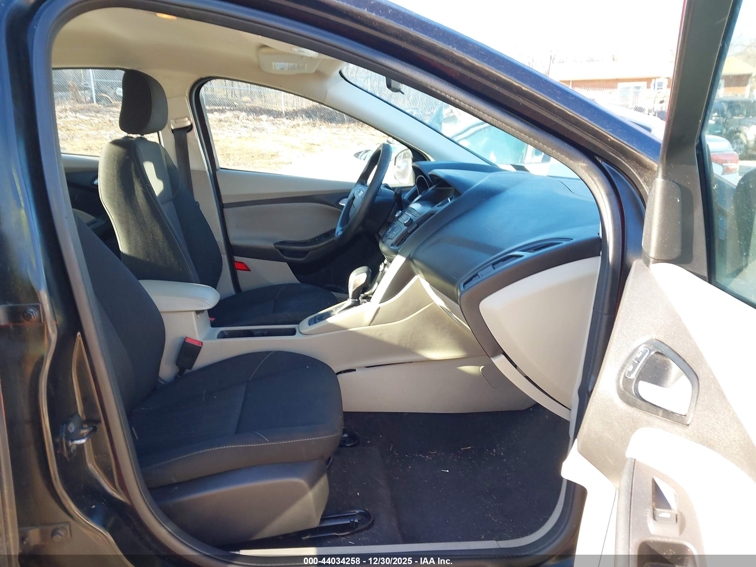 FORD FOCUS image 5