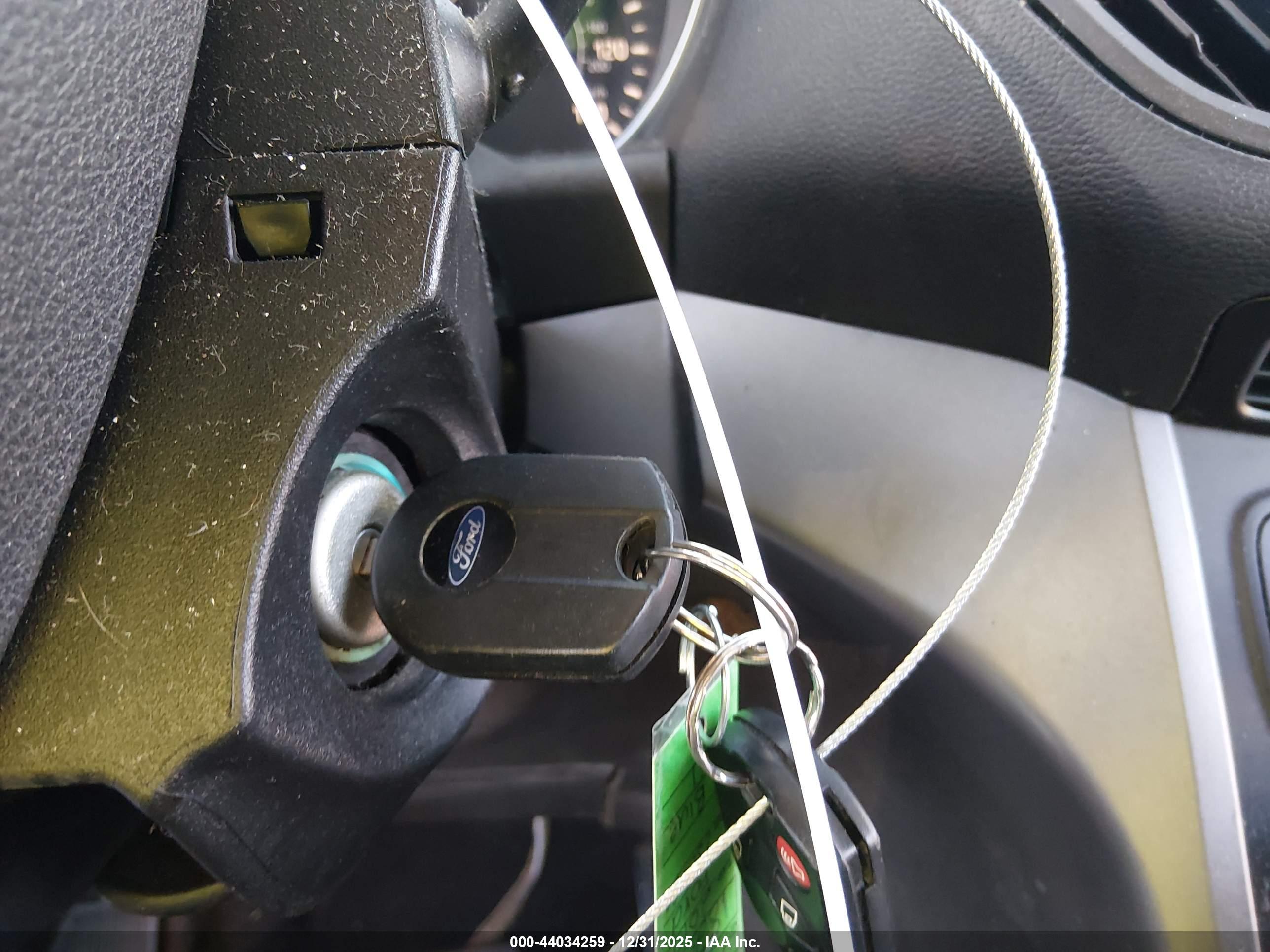 FORD ESCAPE image 11