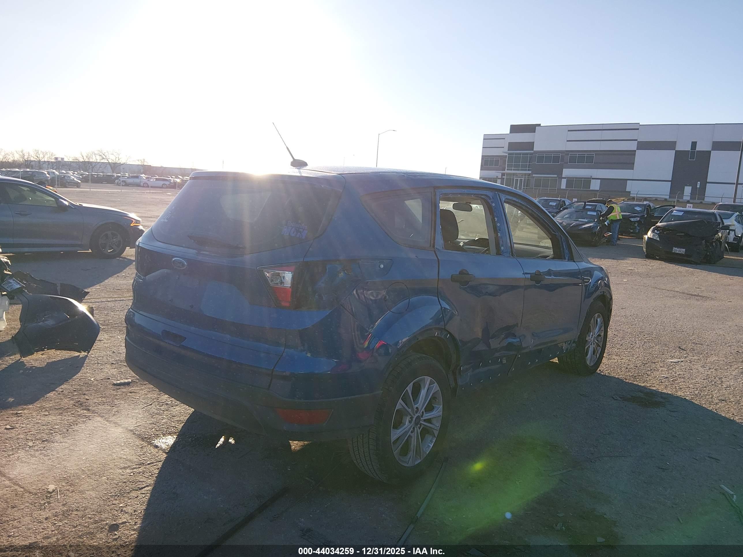 FORD ESCAPE image 4