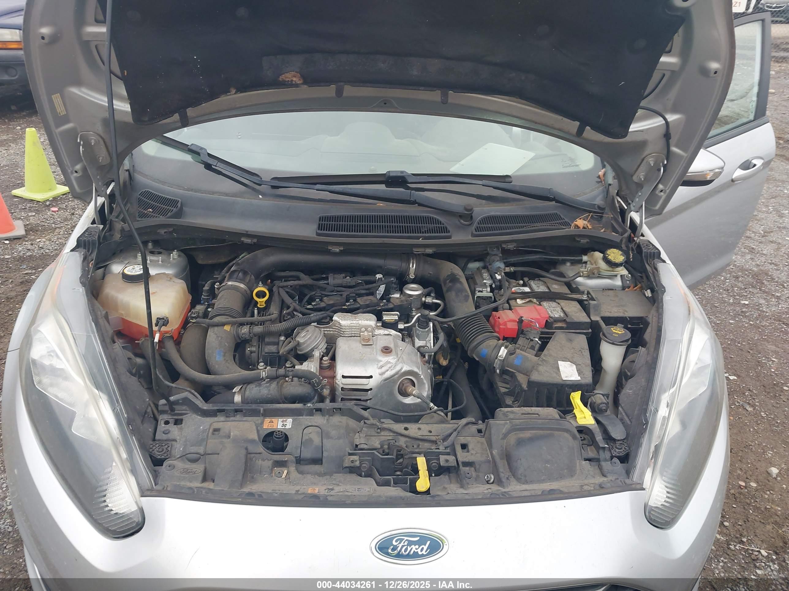 FORD FIESTA image 10