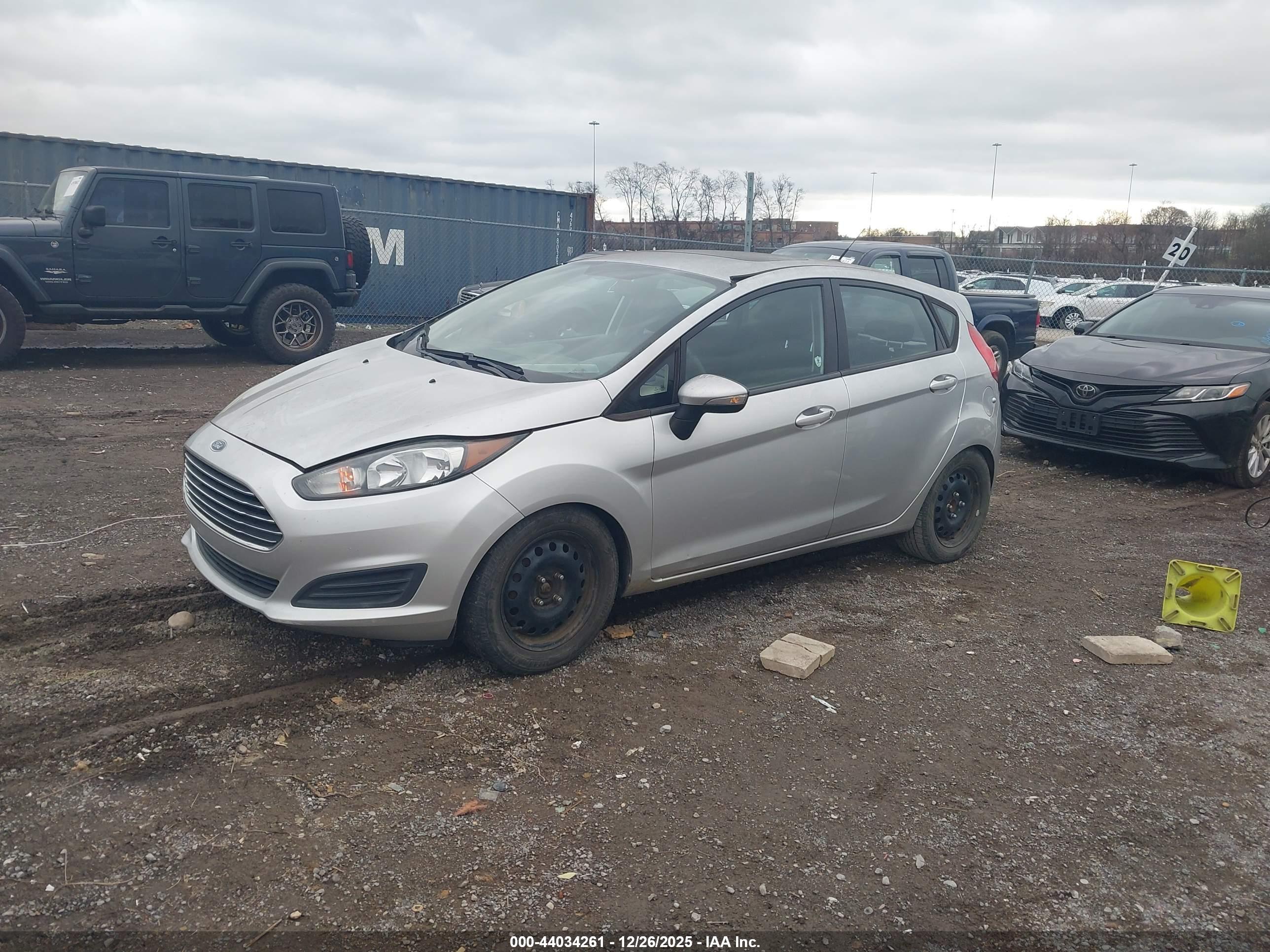 FORD FIESTA image 2