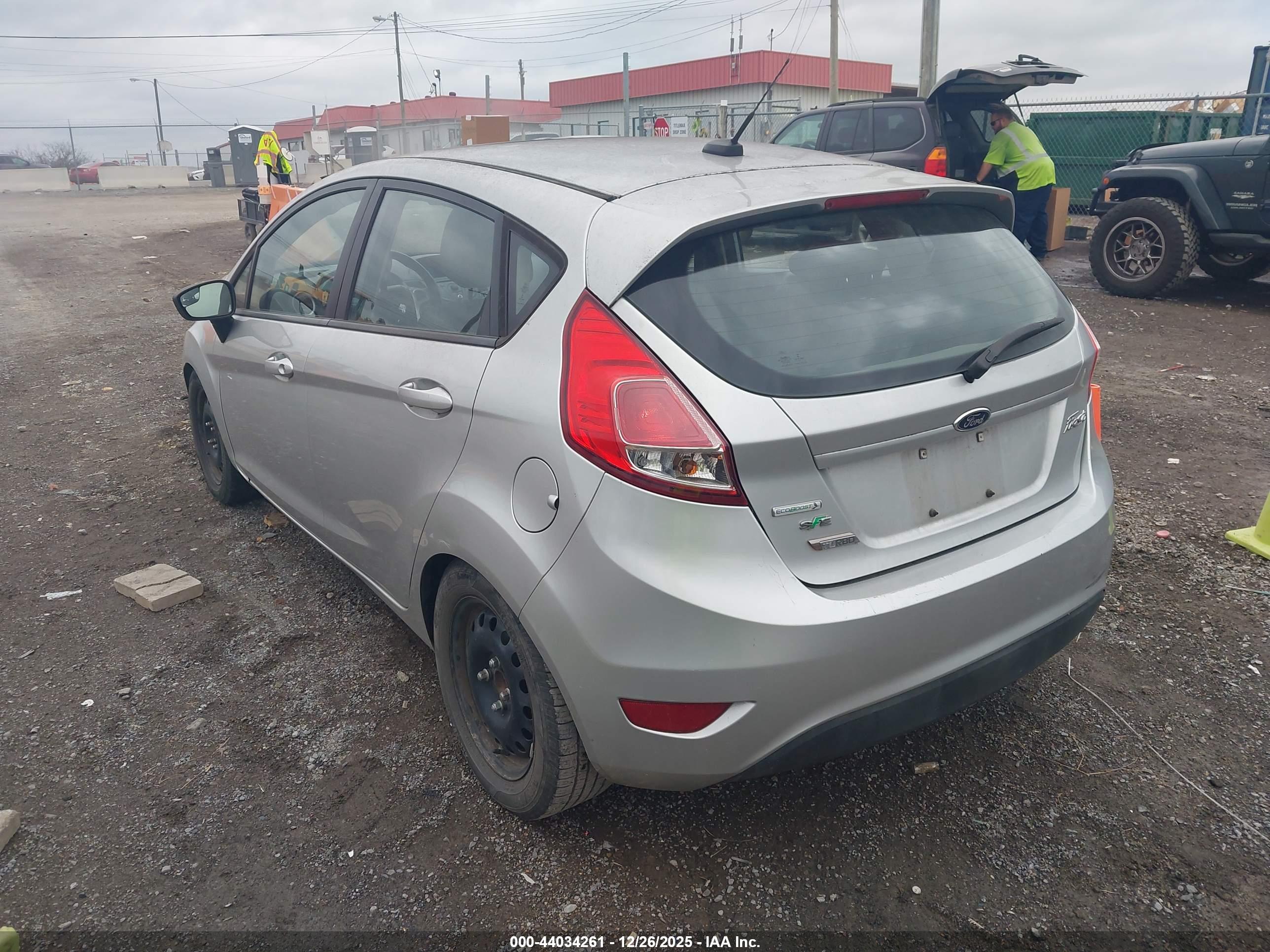 FORD FIESTA image 3