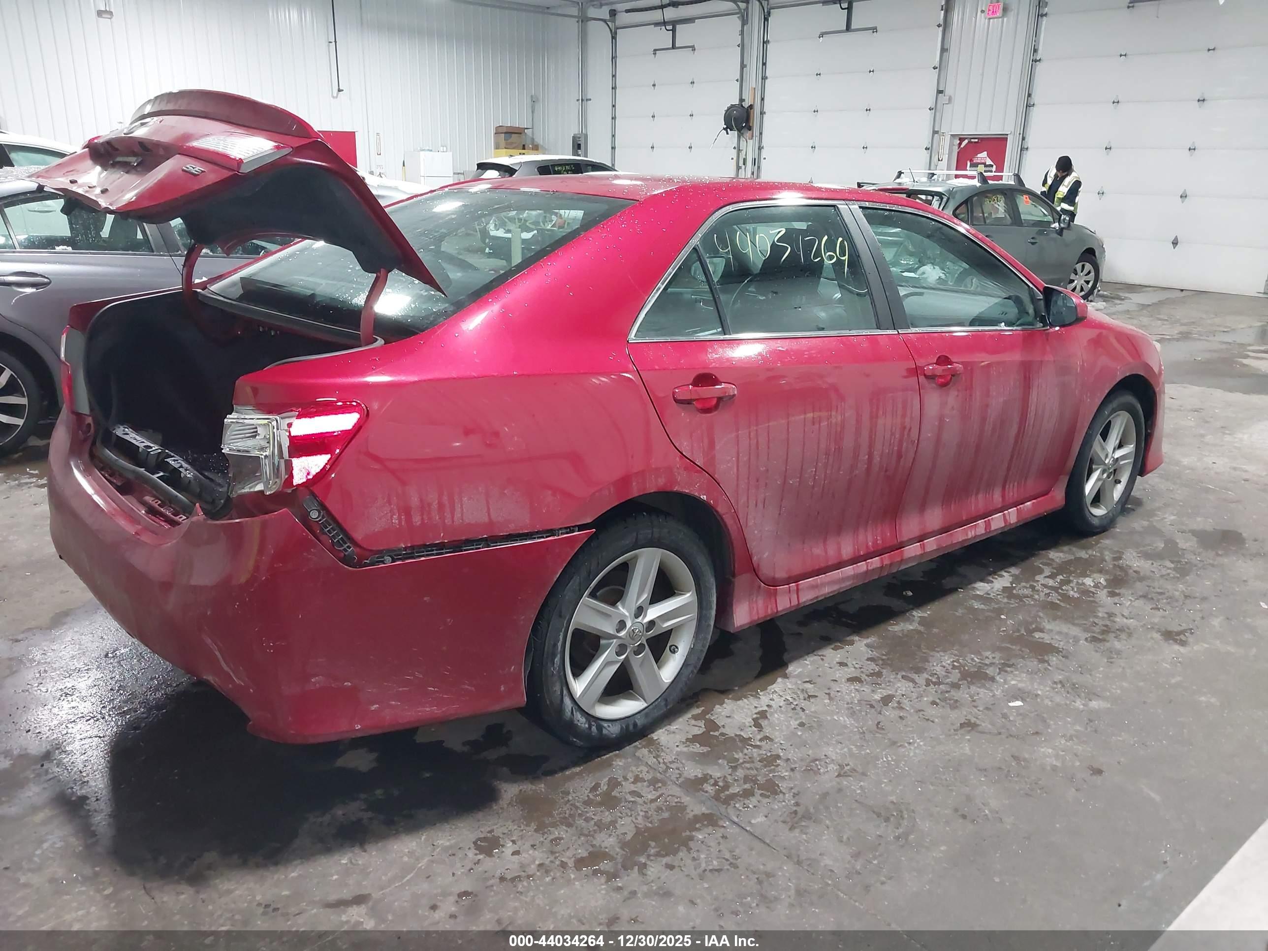TOYOTA CAMRY image 4