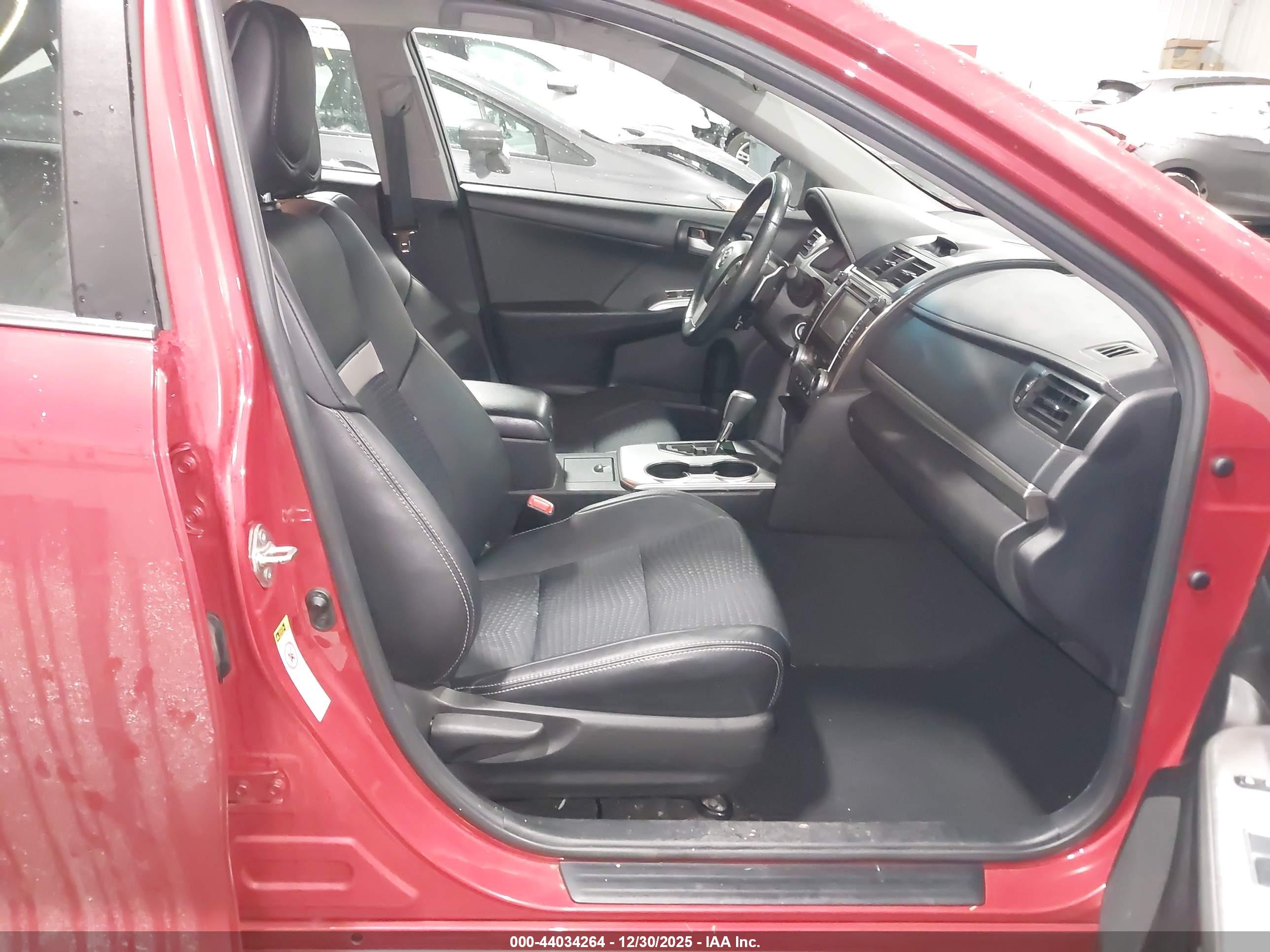 TOYOTA CAMRY image 5