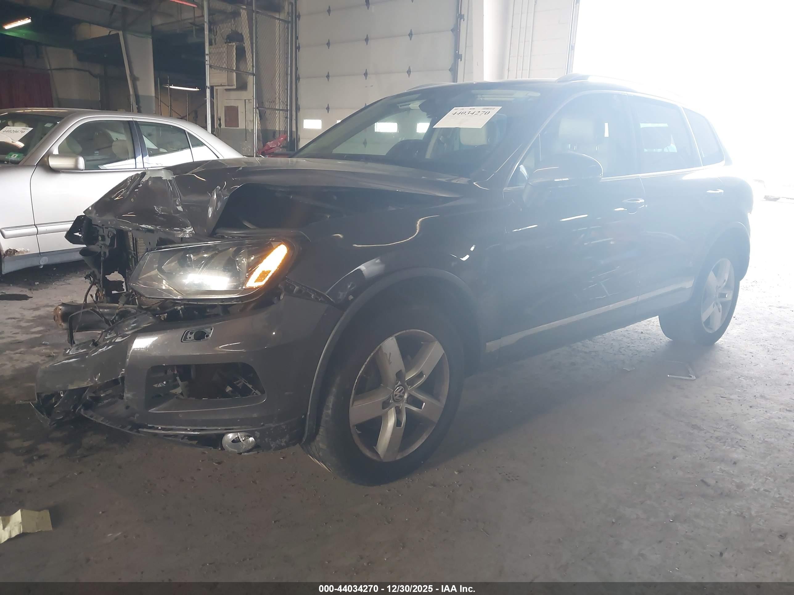 VOLKSWAGEN TOUAREG image 2