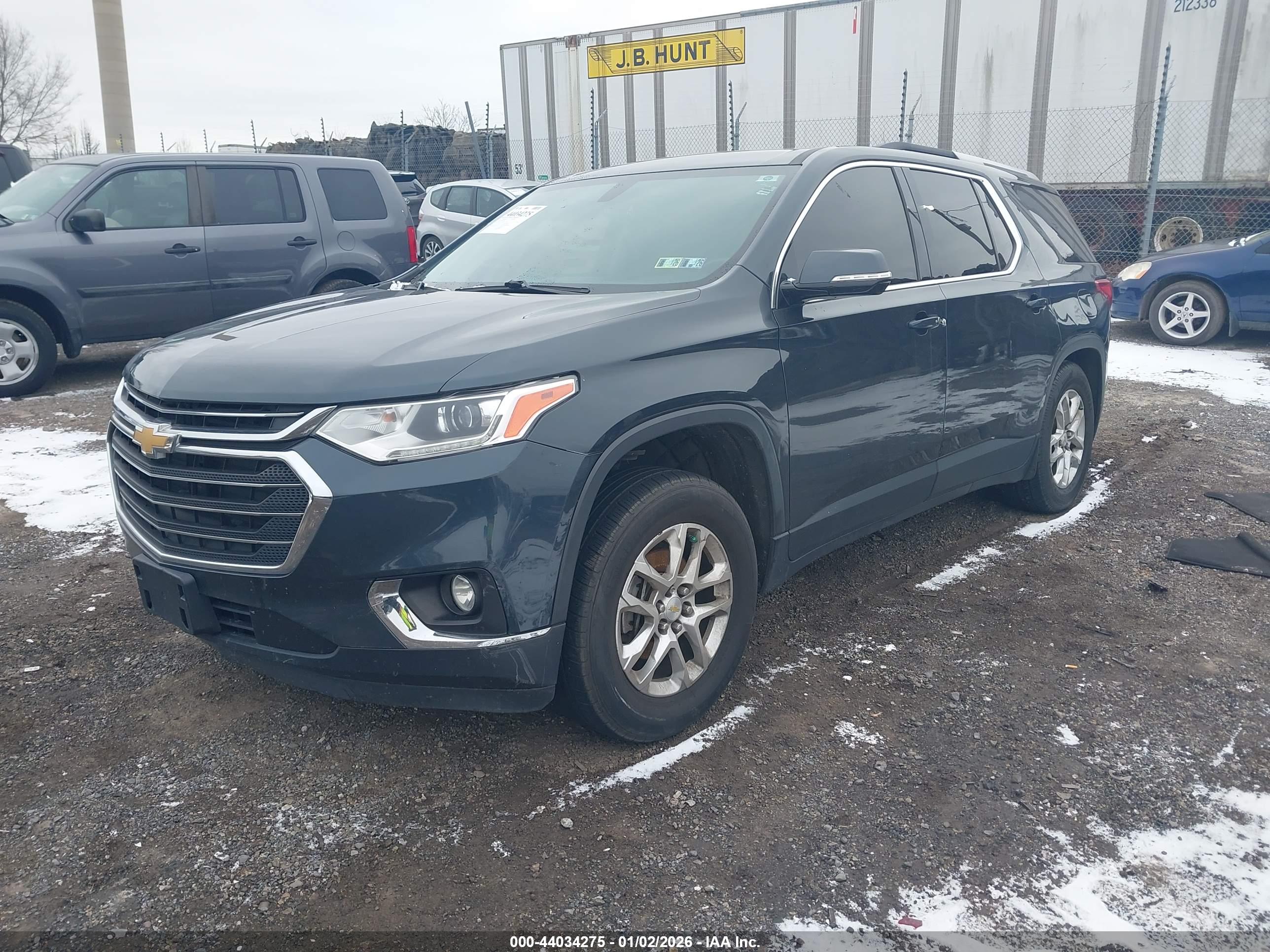 CHEVROLET TRAVERSE image 2