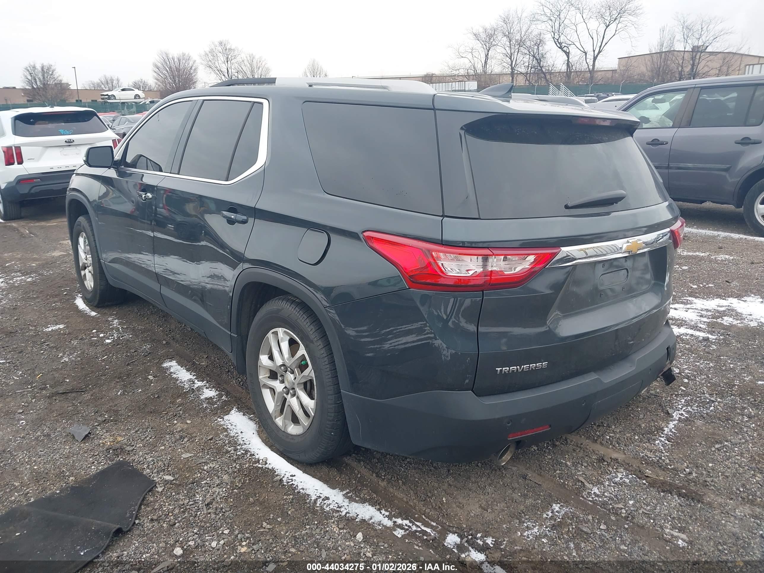 CHEVROLET TRAVERSE image 3