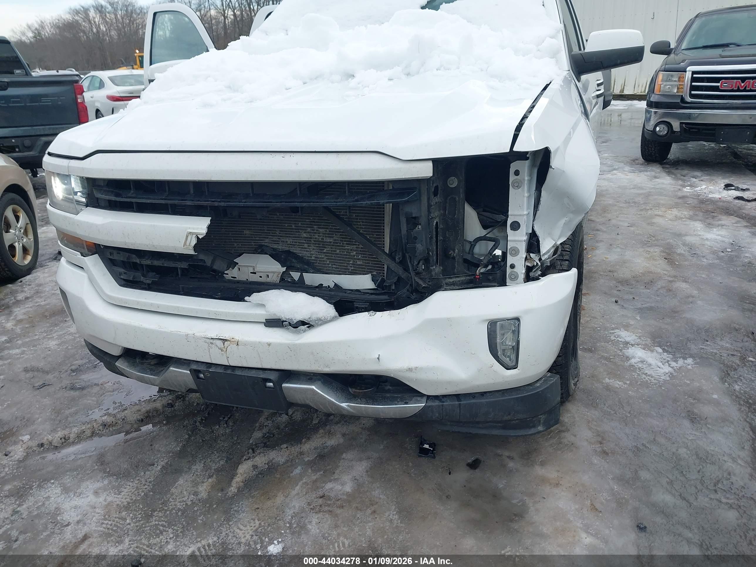 CHEVROLET SILVERADO image 6