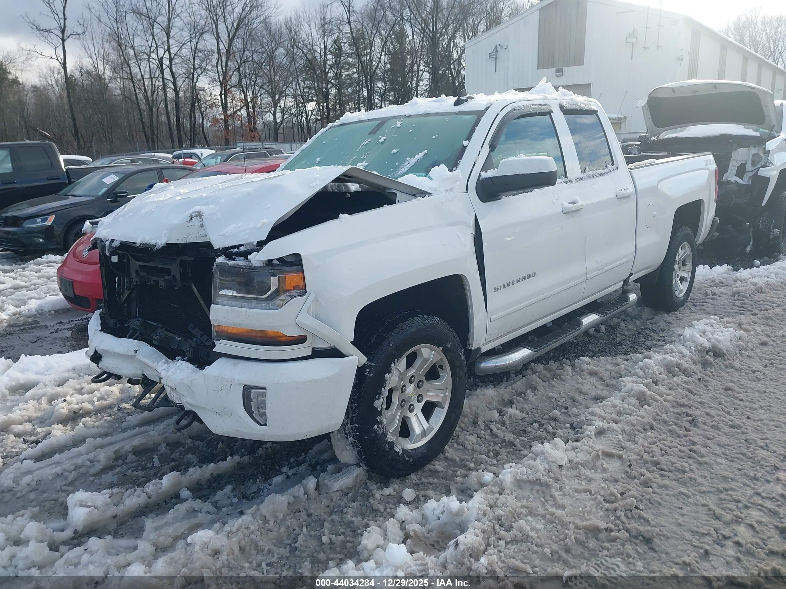CHEVROLET SILVERADO image 2