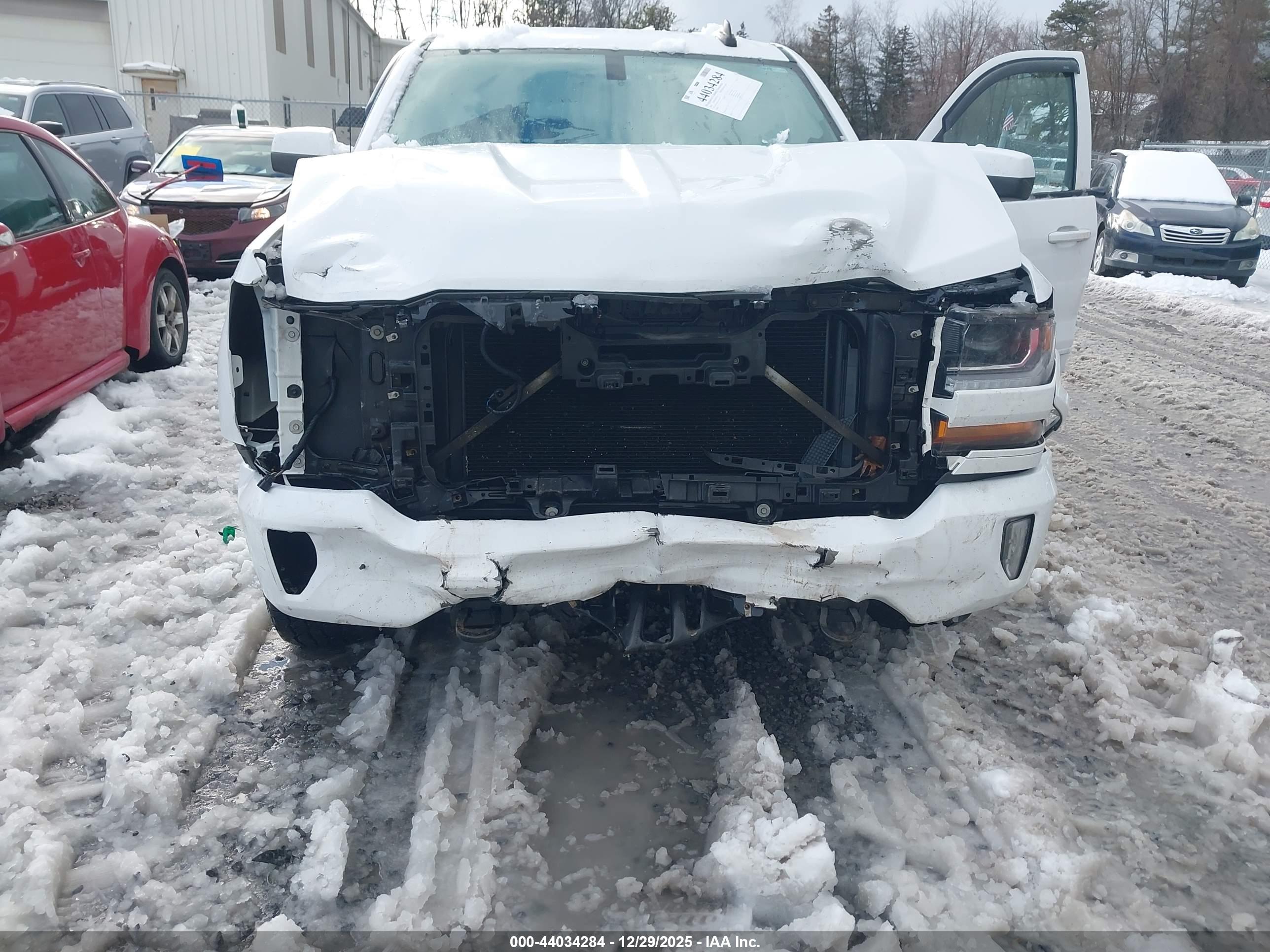 CHEVROLET SILVERADO image 6