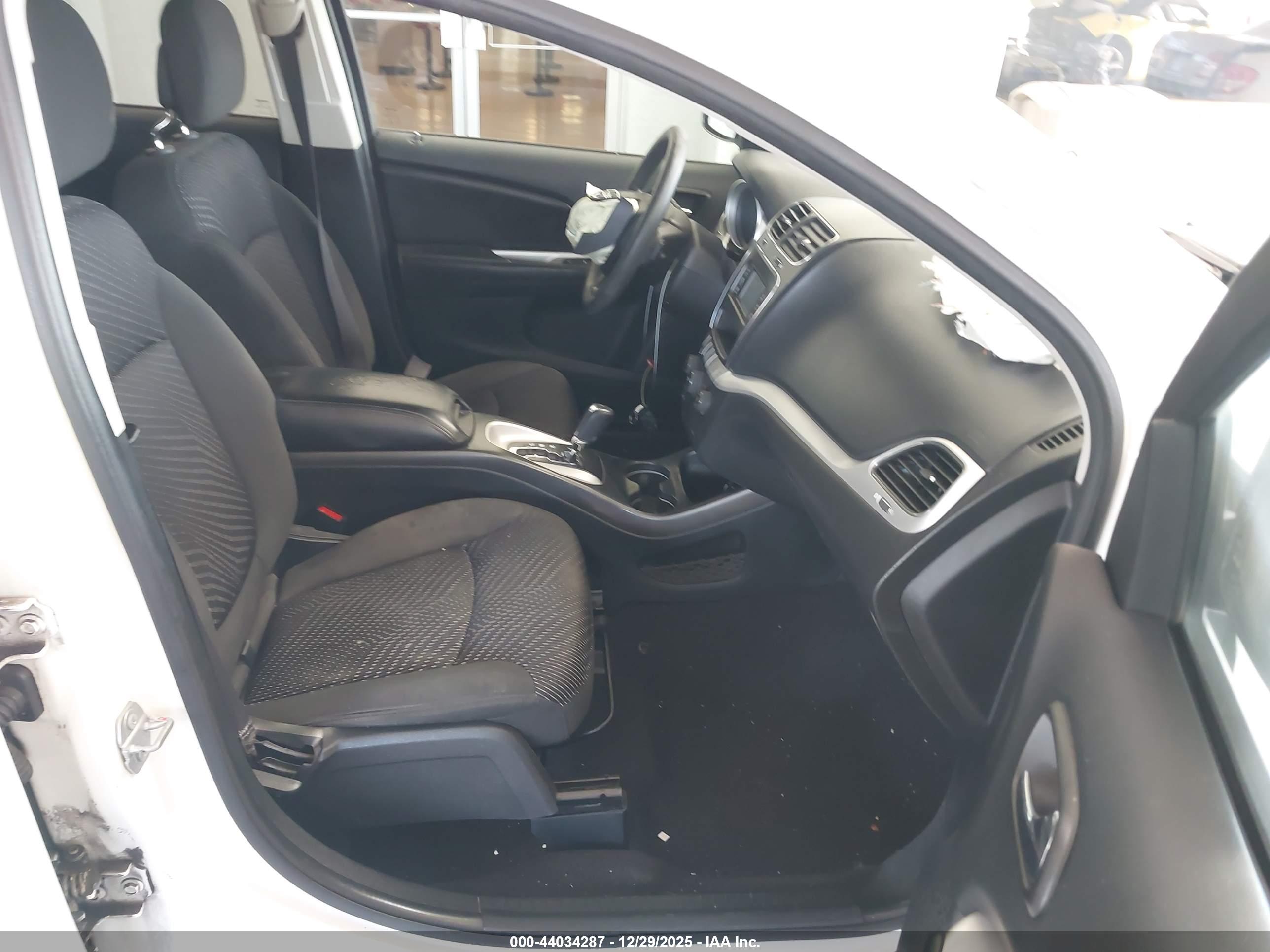 DODGE JOURNEY image 5