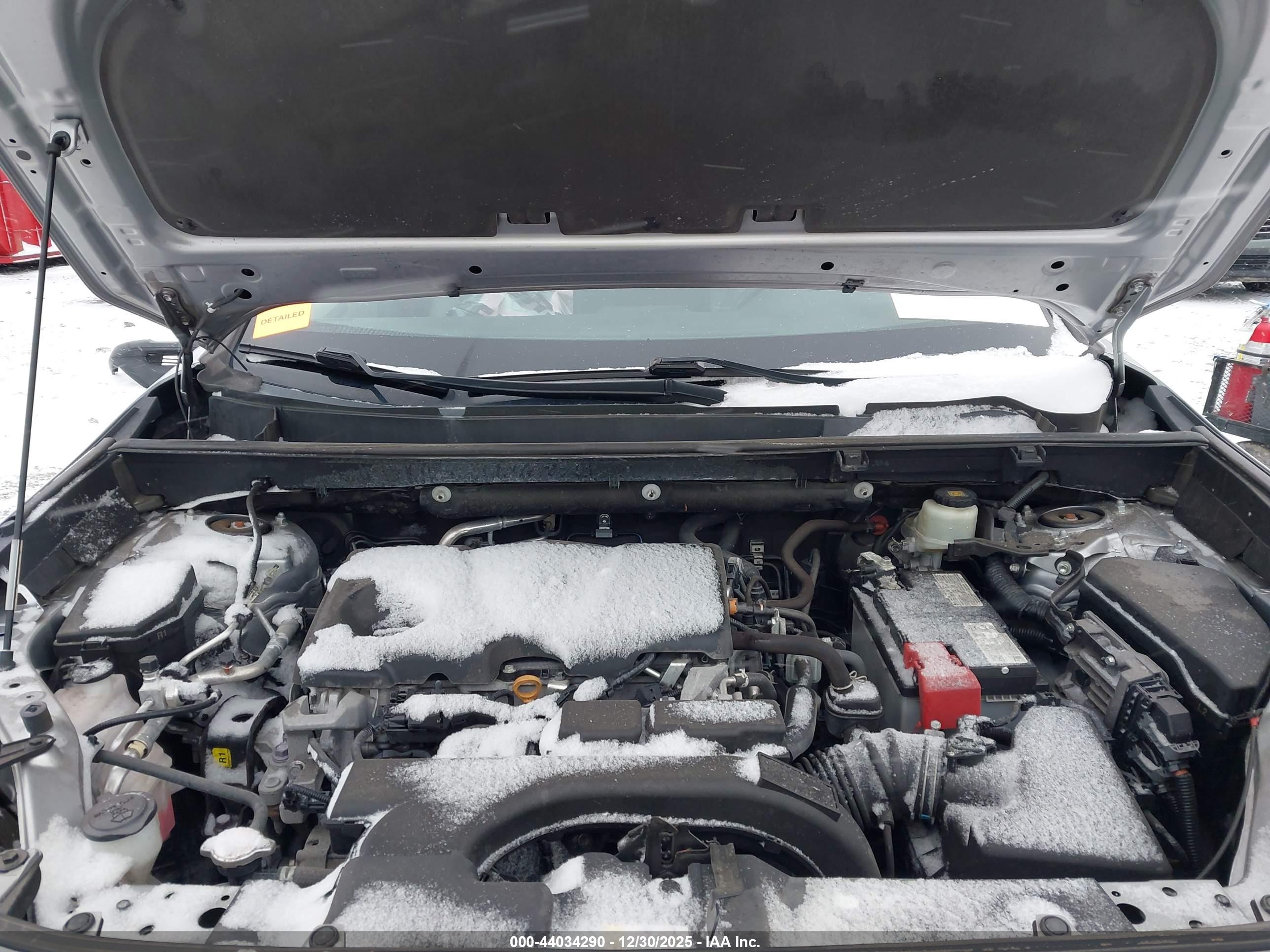 TOYOTA RAV4 image 10