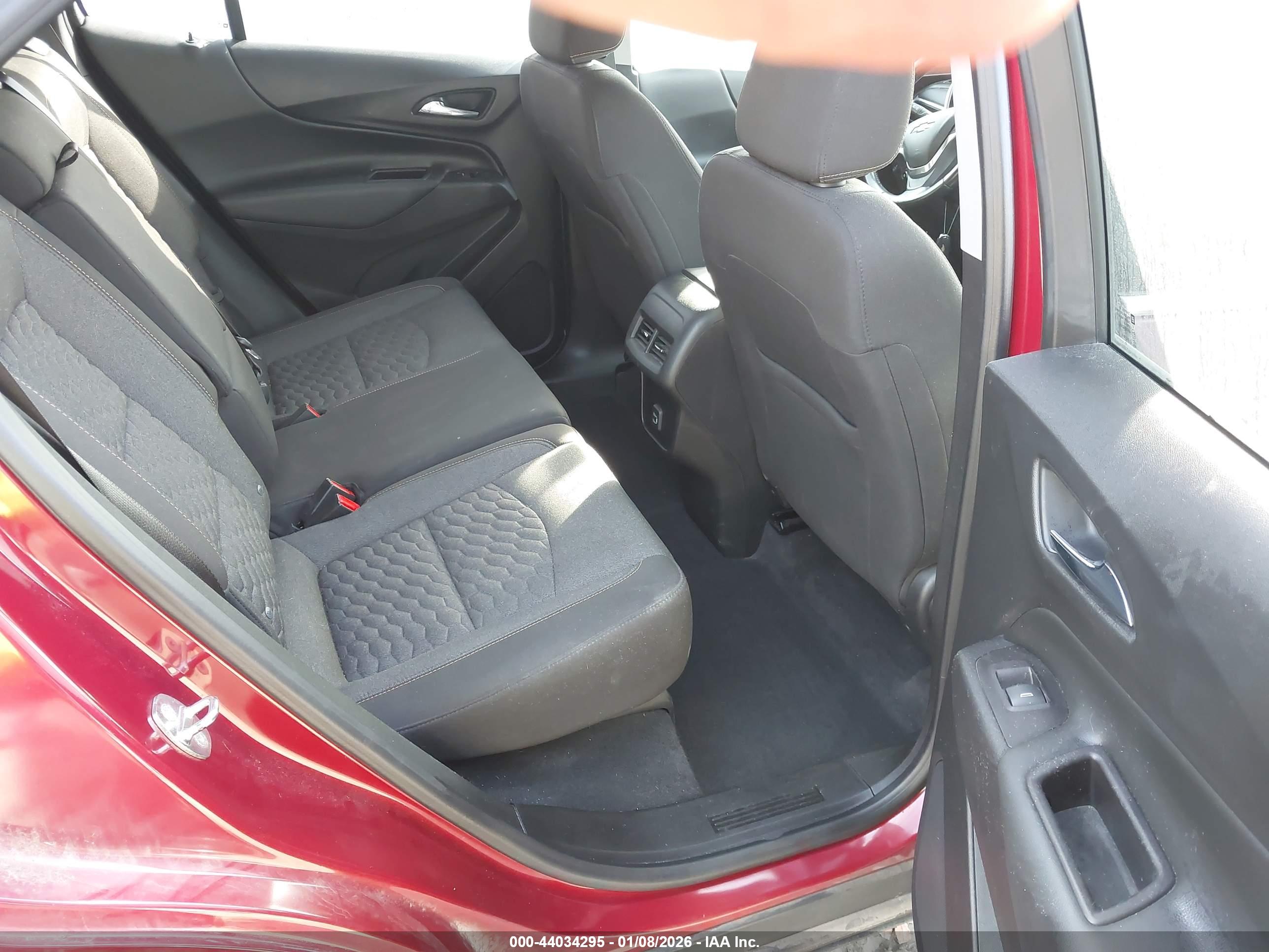 CHEVROLET EQUINOX image 8