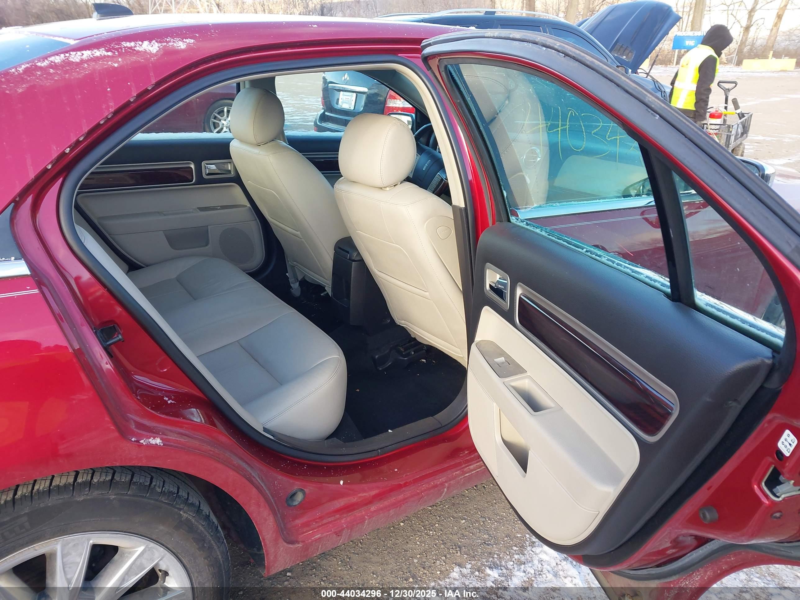 LINCOLN MKZ image 8