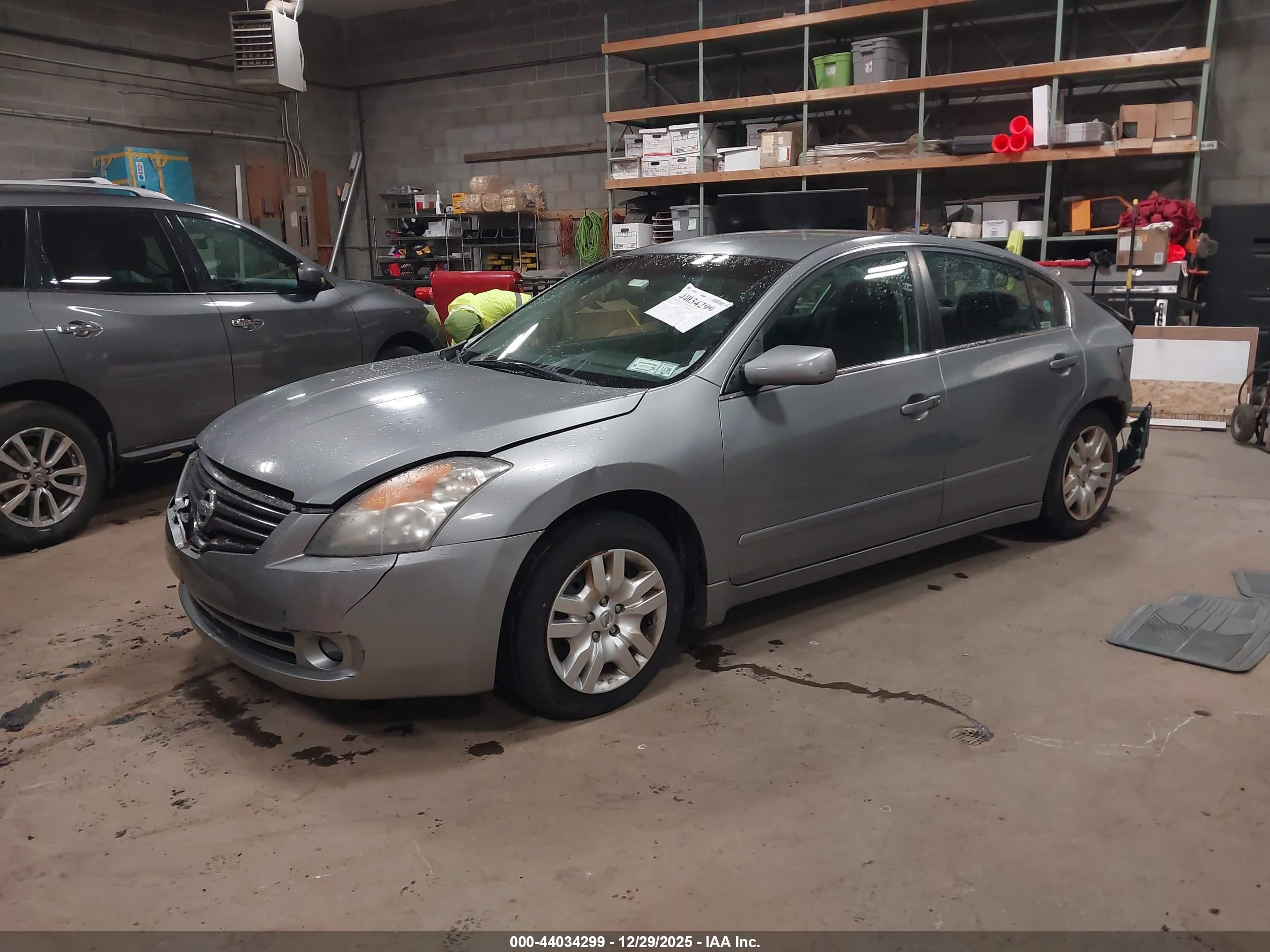 NISSAN ALTIMA image 2