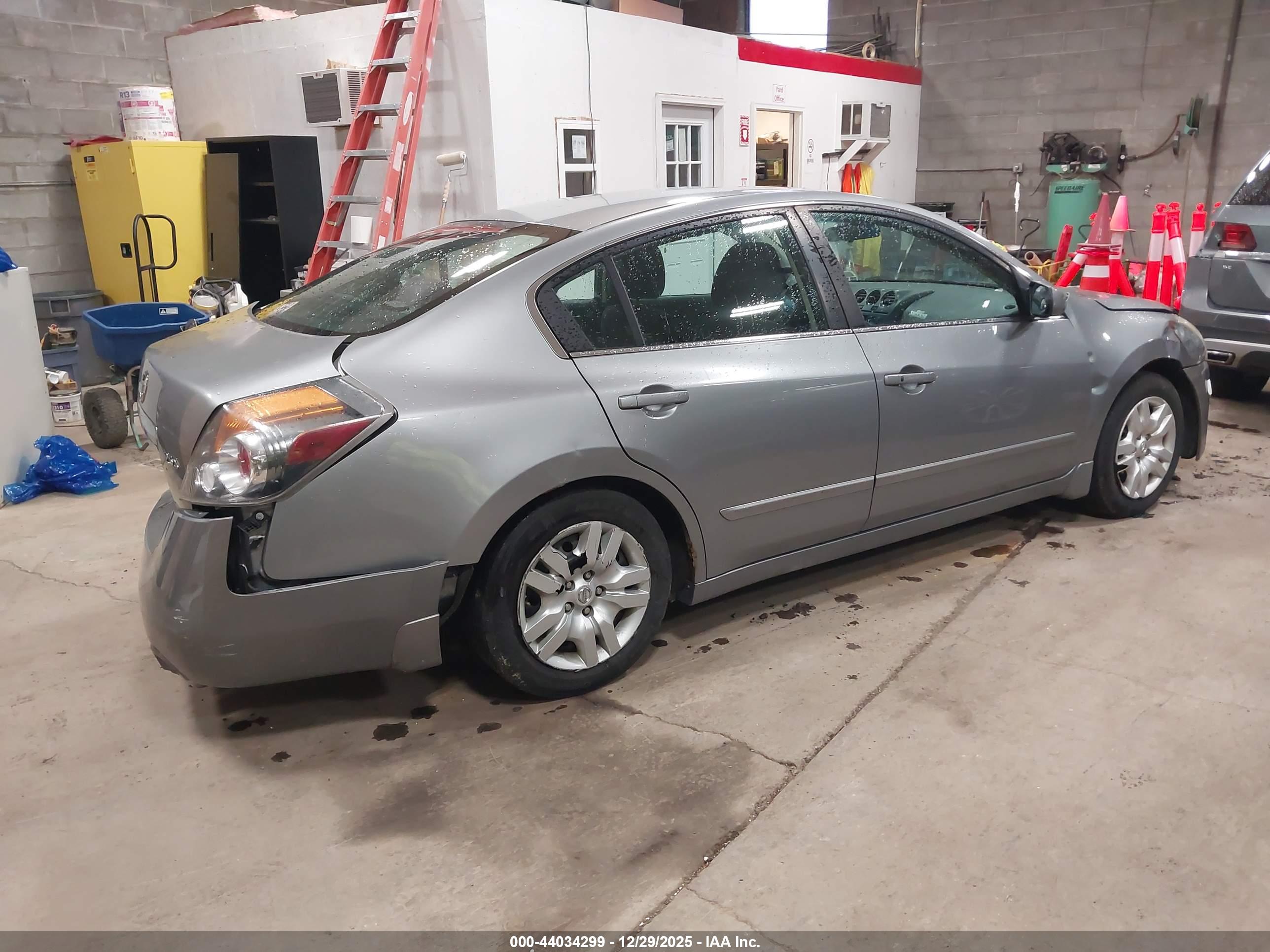 NISSAN ALTIMA image 4