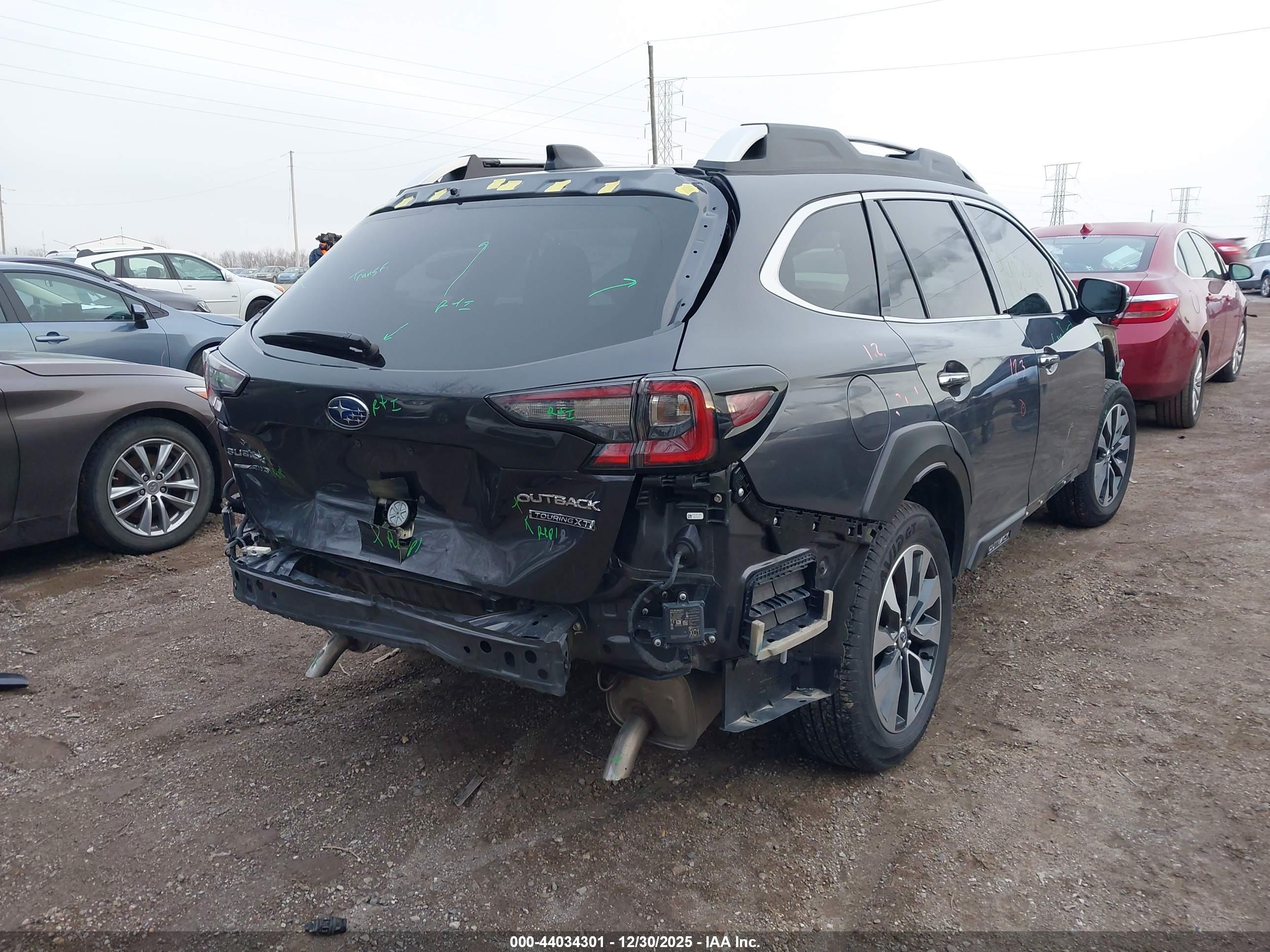 SUBARU OUTBACK image 4