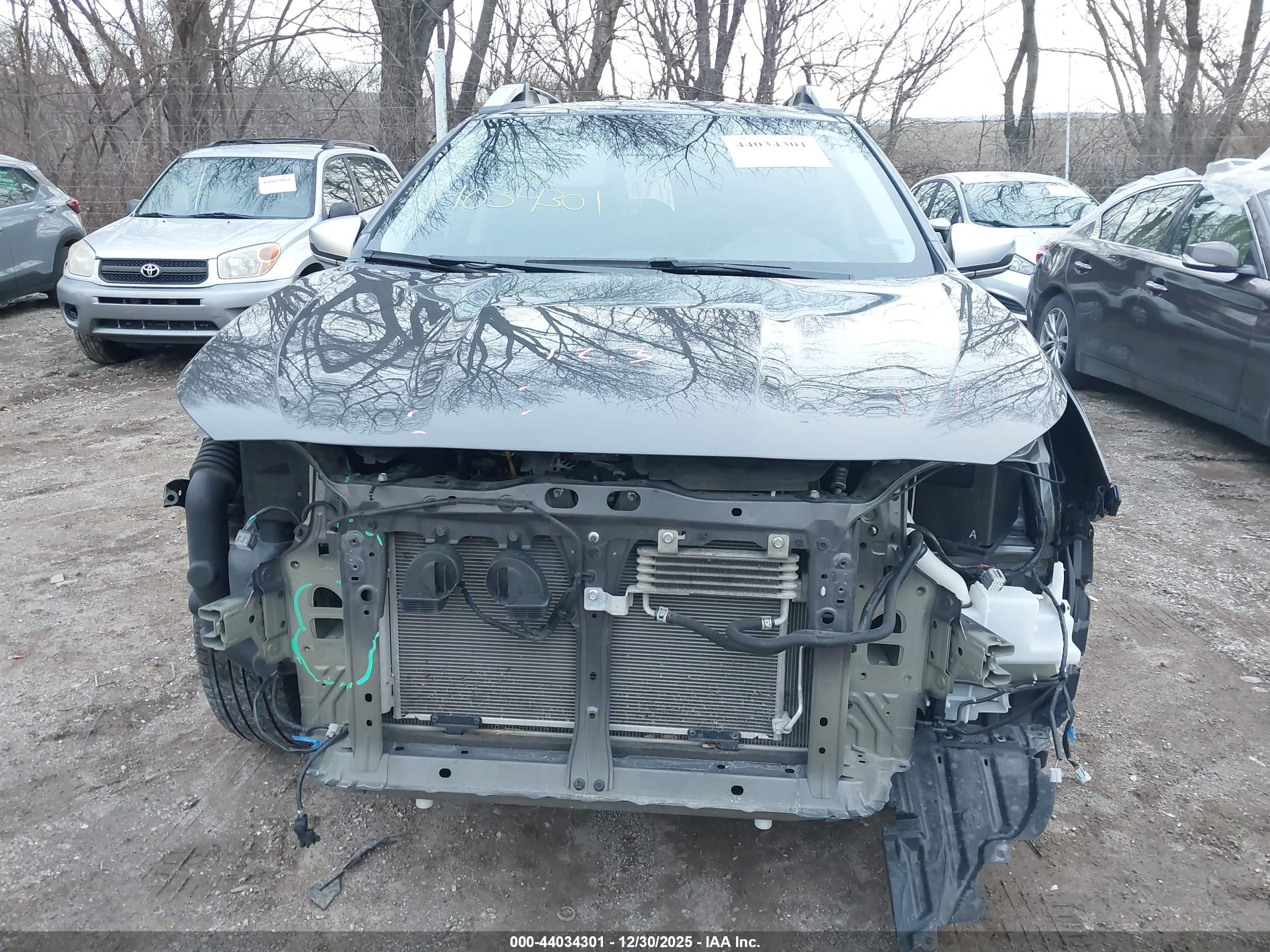 SUBARU OUTBACK image 6