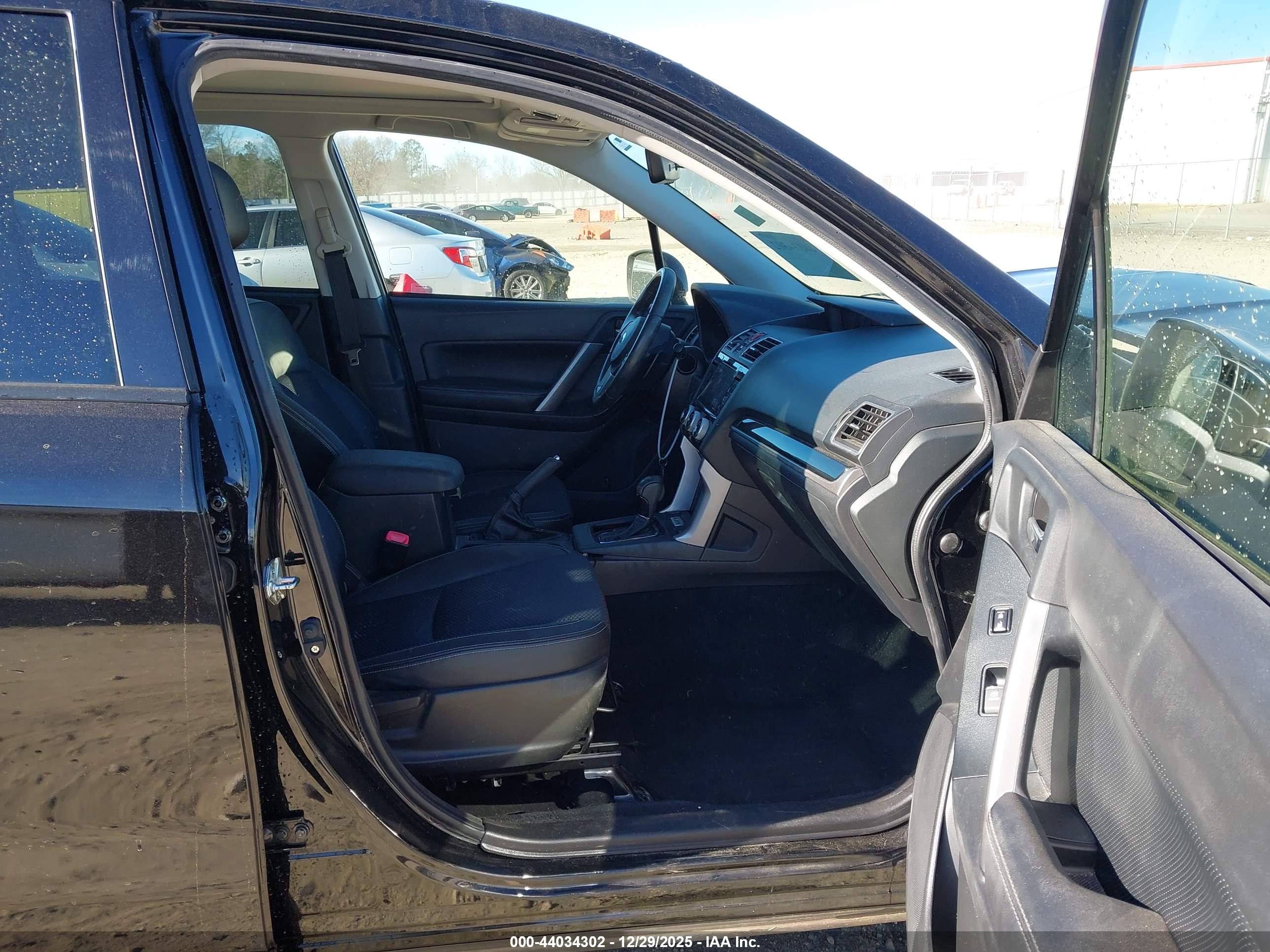 SUBARU FORESTER image 5
