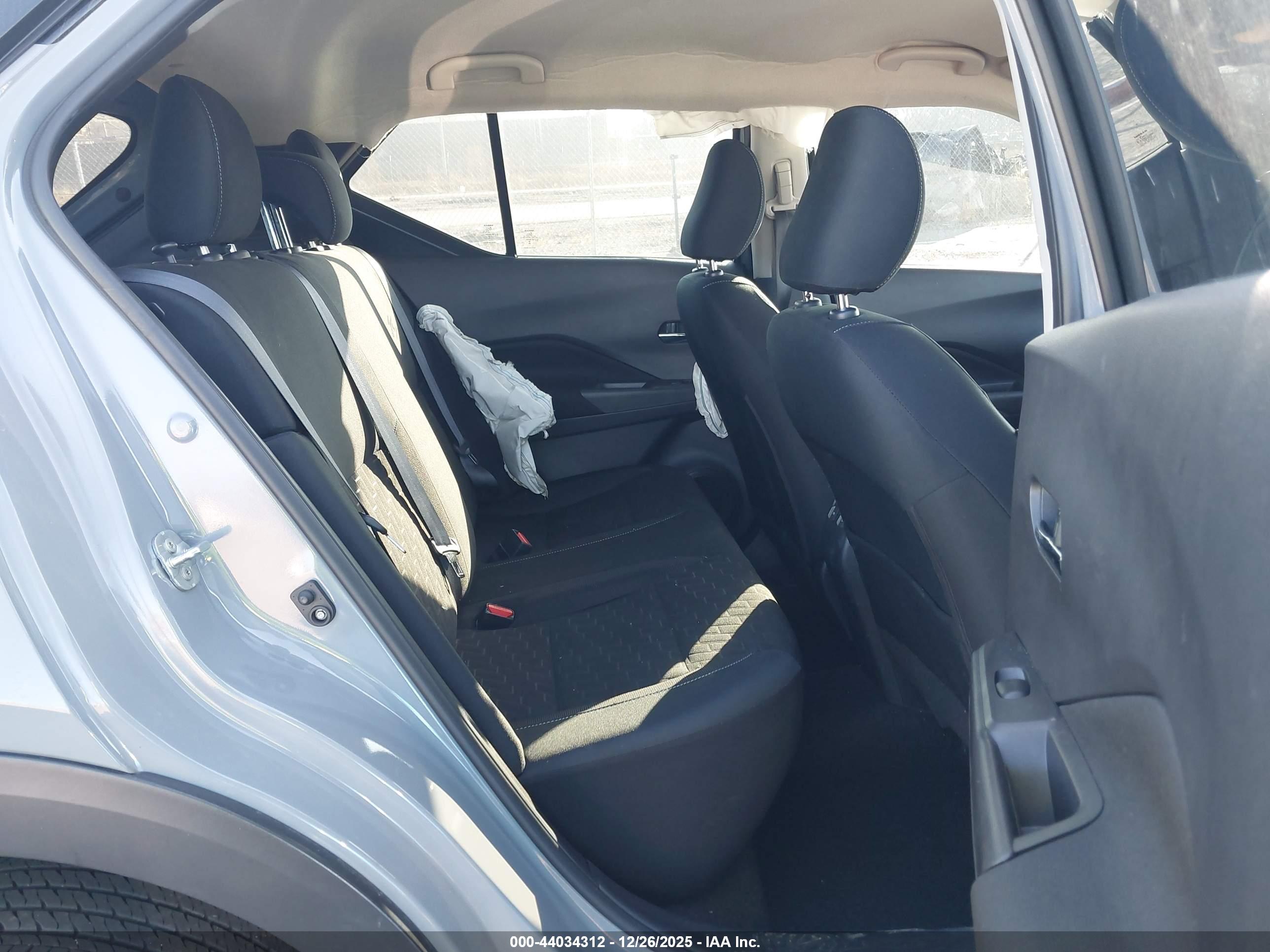 NISSAN KICKS image 8