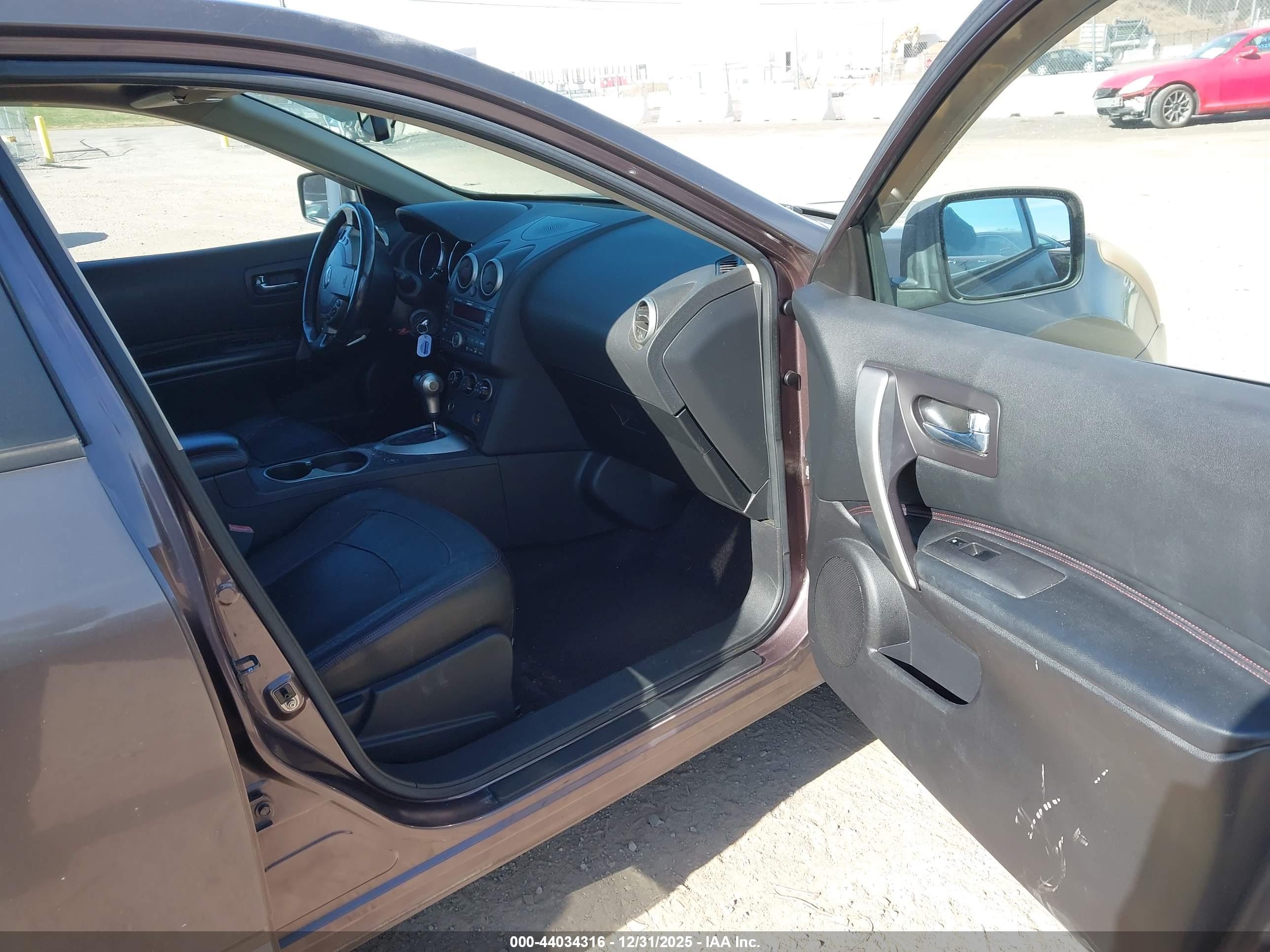 NISSAN ROGUE image 5