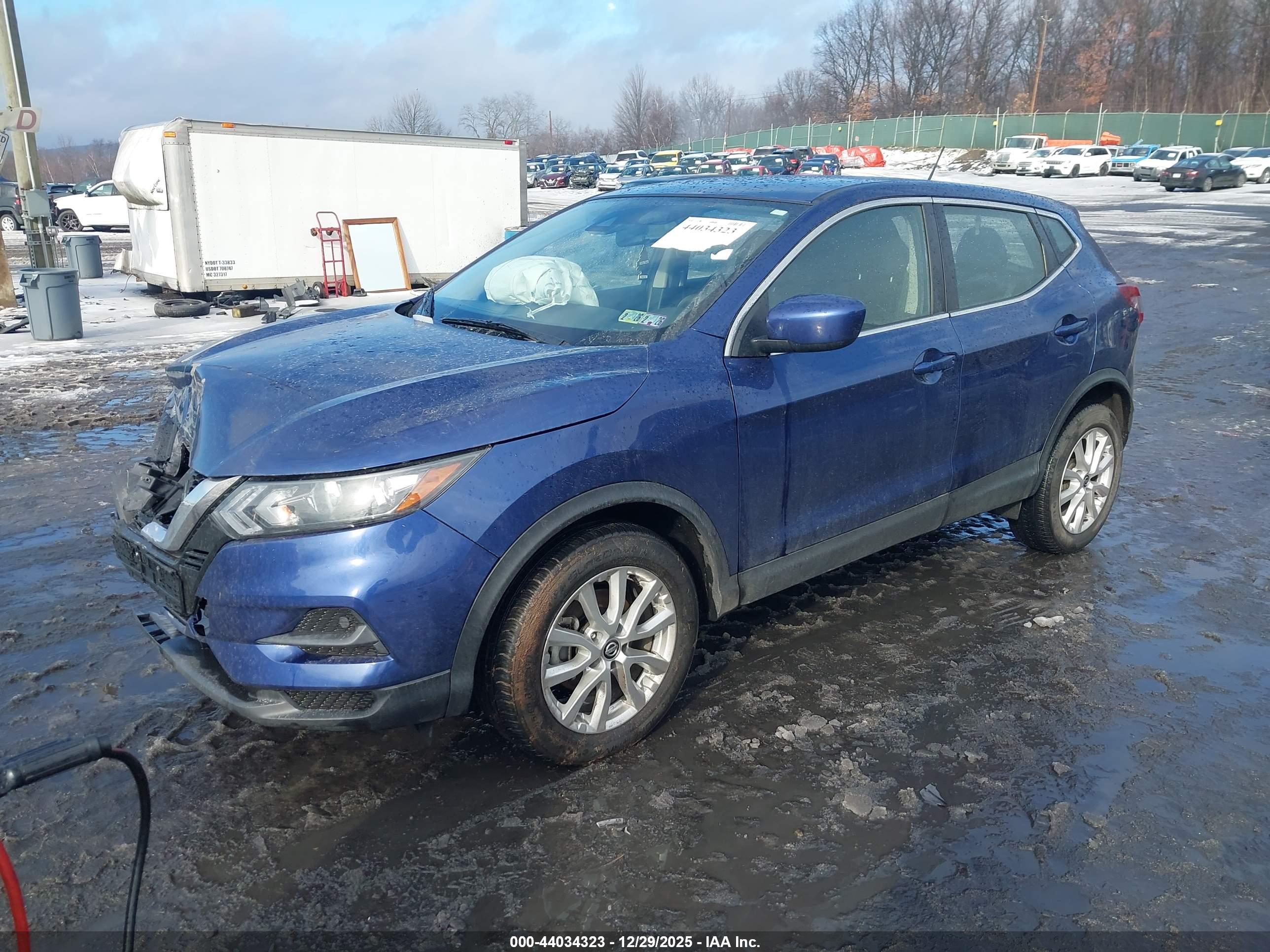 NISSAN ROGUE image 2