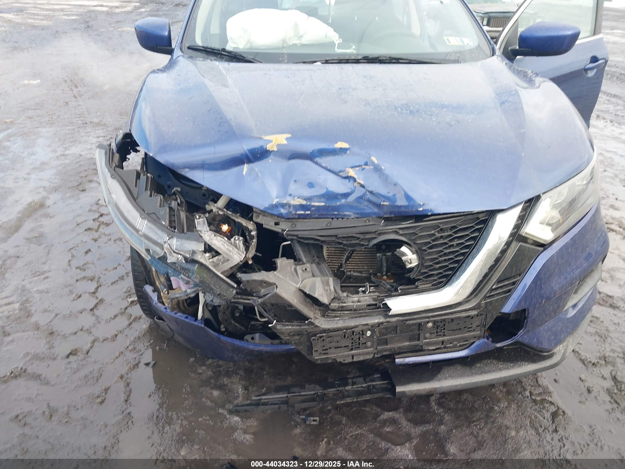 NISSAN ROGUE image 6