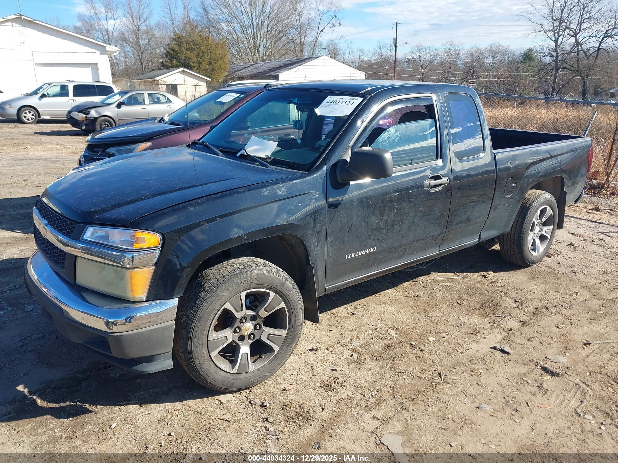 CHEVROLET COLORADO image 2